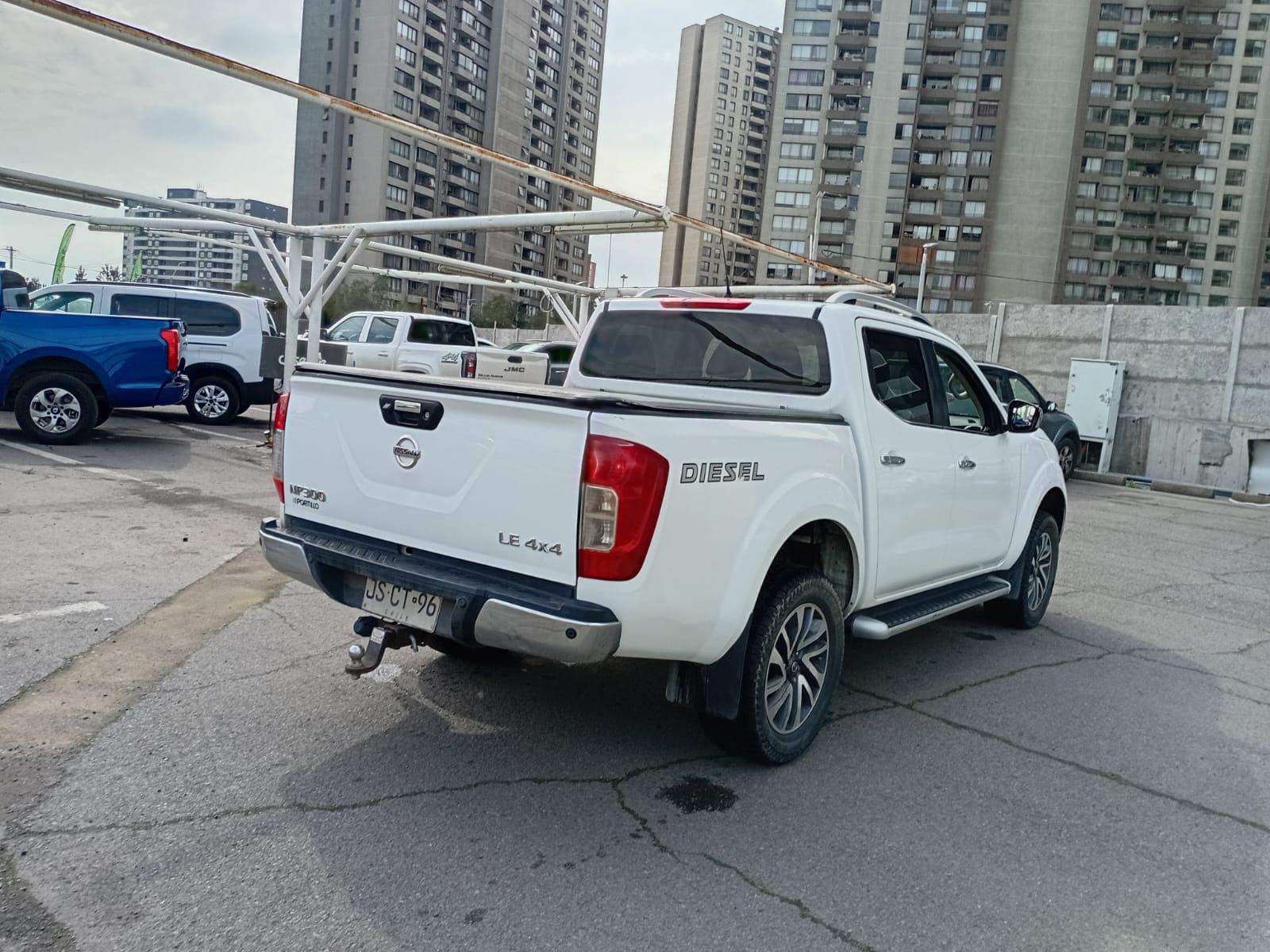 Nissan Np300 2.3 Le Diesel 4wd Dob.cab. At 4p 2017 - Foto 3 de 4