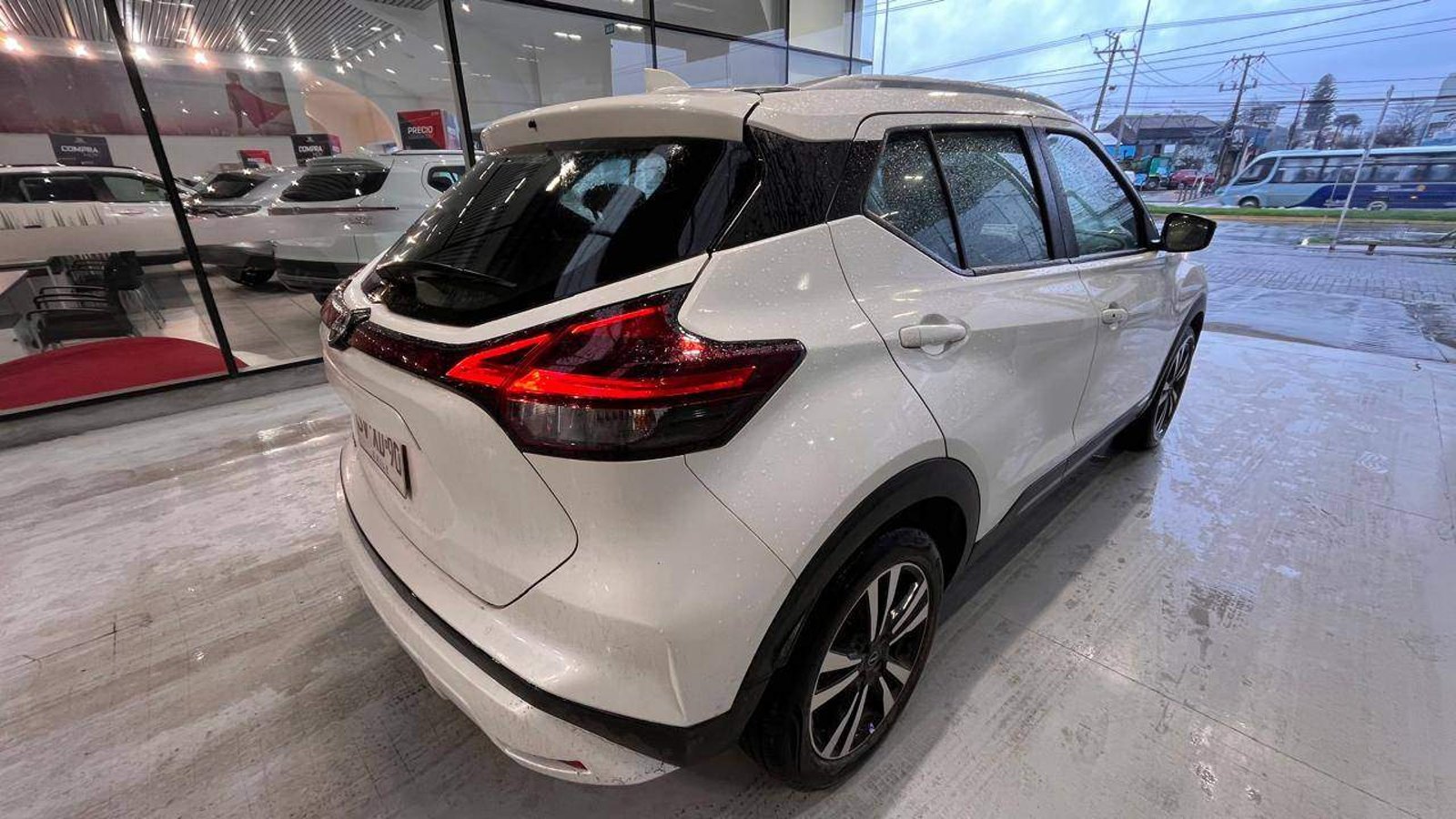 Nissan Kicks 1.6 Advance 4x2 Mt 5p 2023 - Imagen 4 de 5