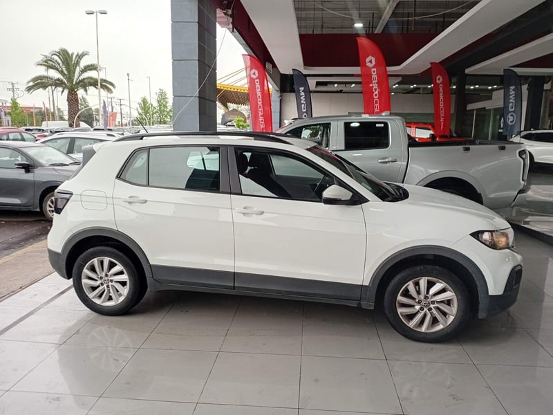Volkswagen T-cross 1.0 Tsi Trendline Lite 4x2 Mt5 5p 2023 - Imagen 3 de 5