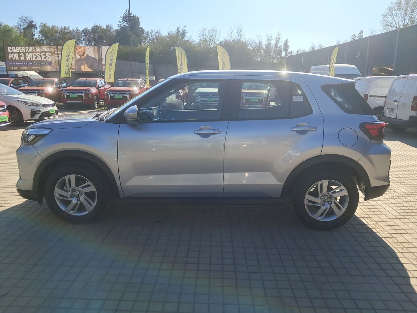 Toyota Raize 1.2 E 4x2 Mt 5p 2024 - Foto 4 de 8