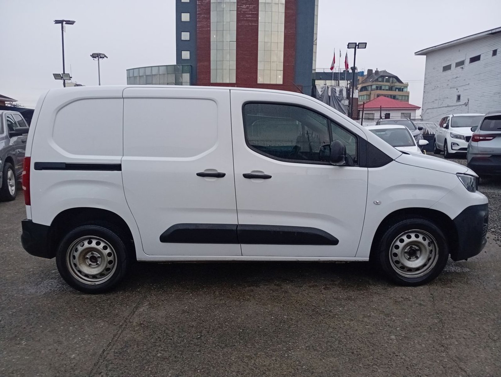 Peugeot Partner 1.5 L1 Hdi Diesel 100hp 4x2 Mt 5p 2023 - Imagen 8 de 8