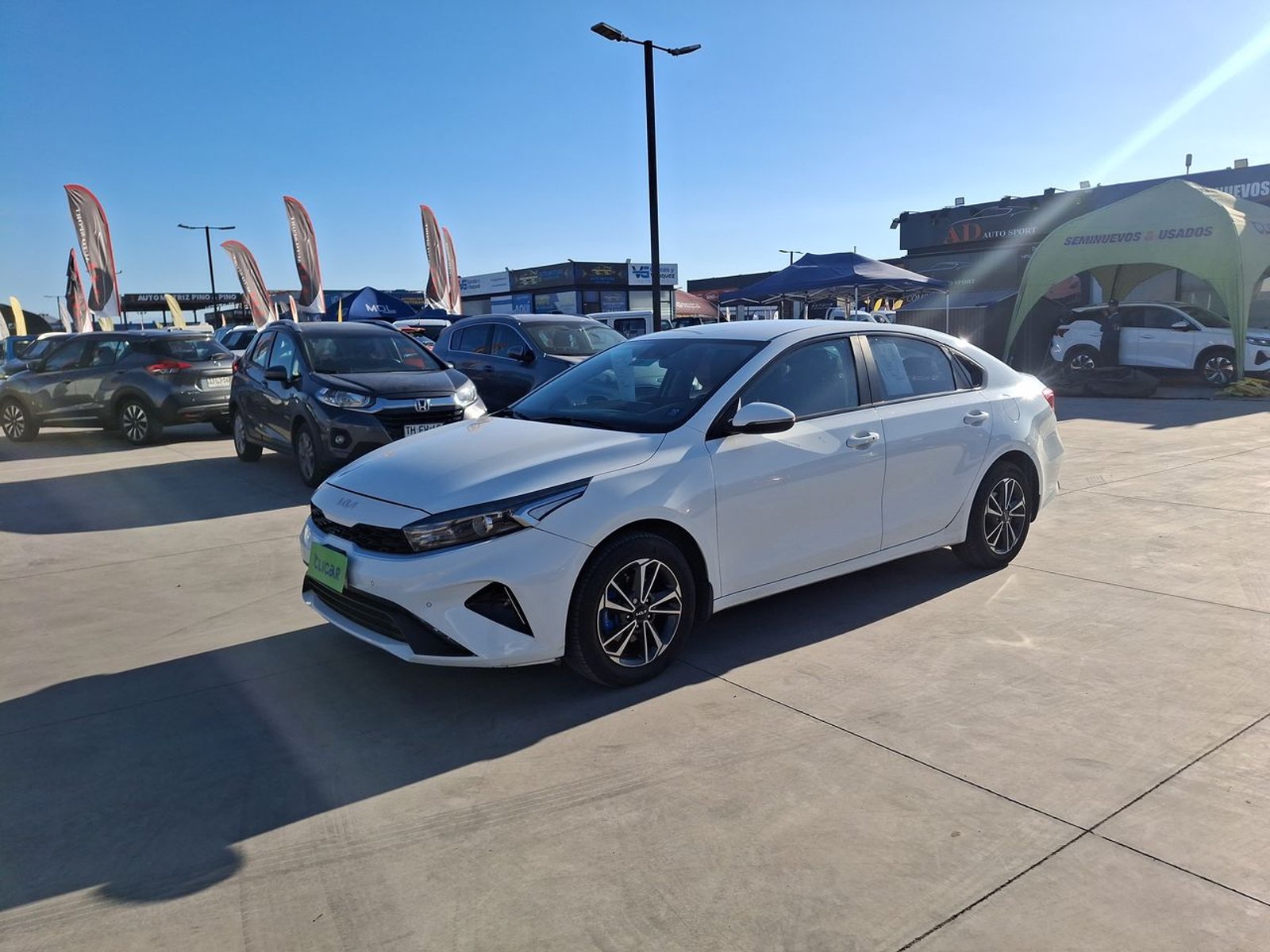 Kia Cerato 1.6 Ex Full 4x2 Ac 6mt 4p 2023 - Foto 3 de 8