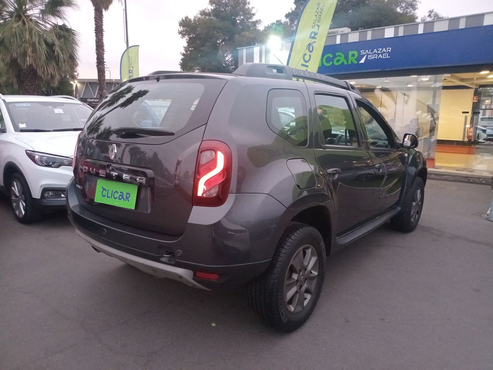 Renault Duster 1.6 Zen 4x2 5mt 5p 2019 - Imagen 7 de 8