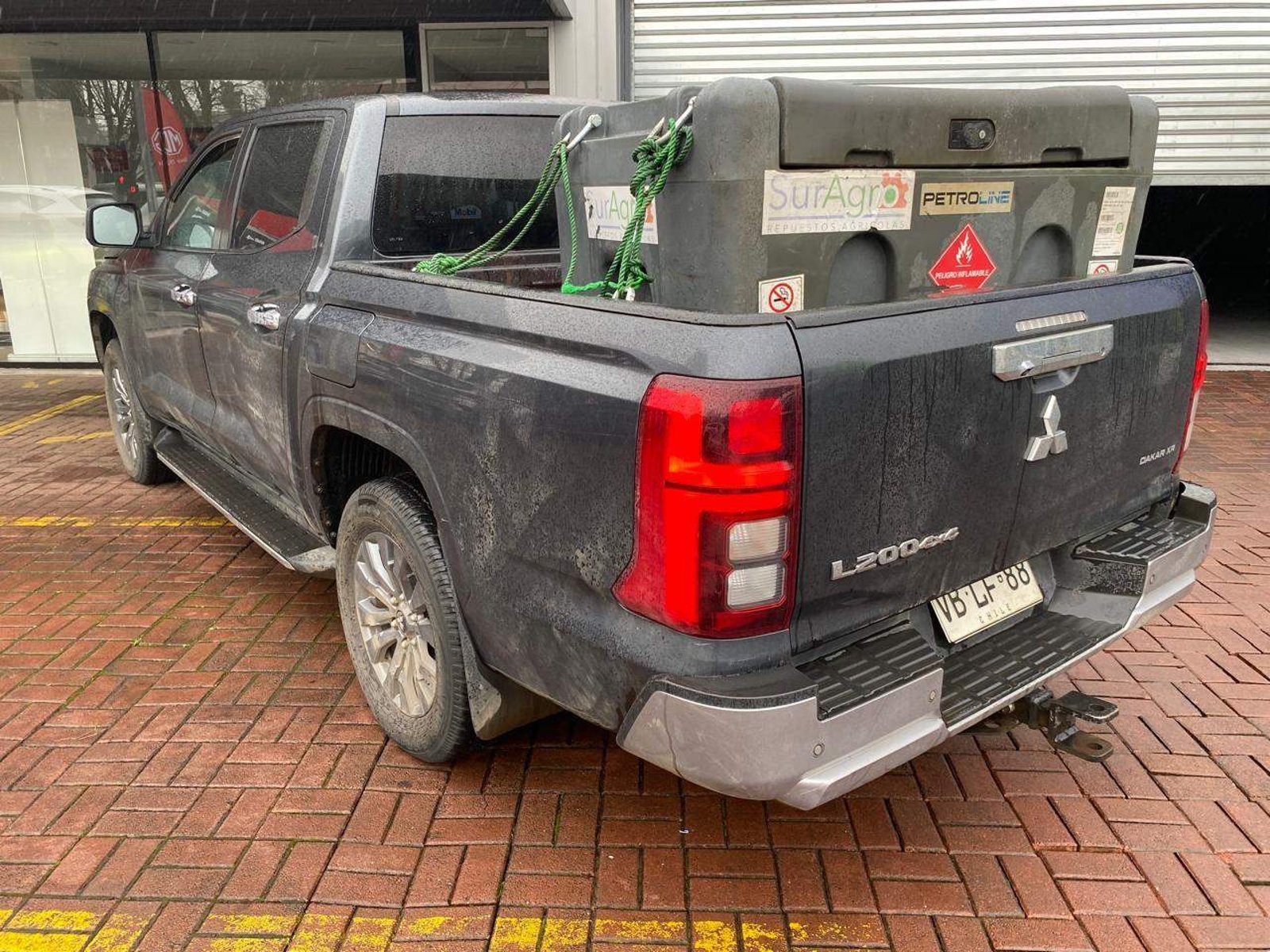 Mitsubishi L200 2.4 Dakar Xr Diesel 4x4 Dob. Cab. Euro6 At 4p 2025 - Imagen 7 de 8