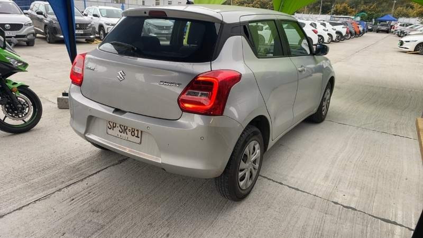 Suzuki Swift 1.2 Gl 4x2 Hb Mt 5p 2023 - Imagen 4 de 5