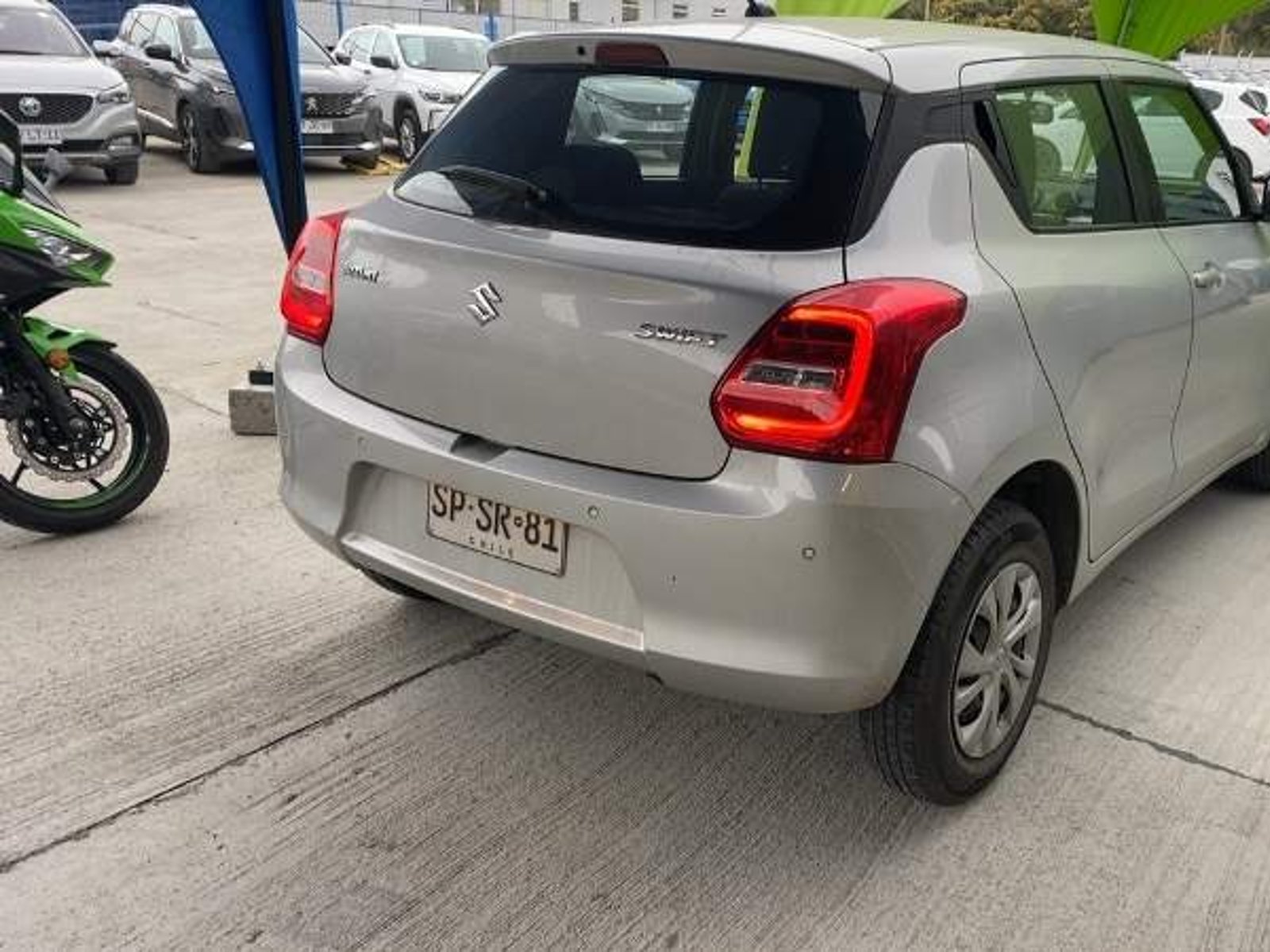 Suzuki Swift 1.2 Gl 4x2 Hb Mt 5p 2023 - Foto 4 de 5