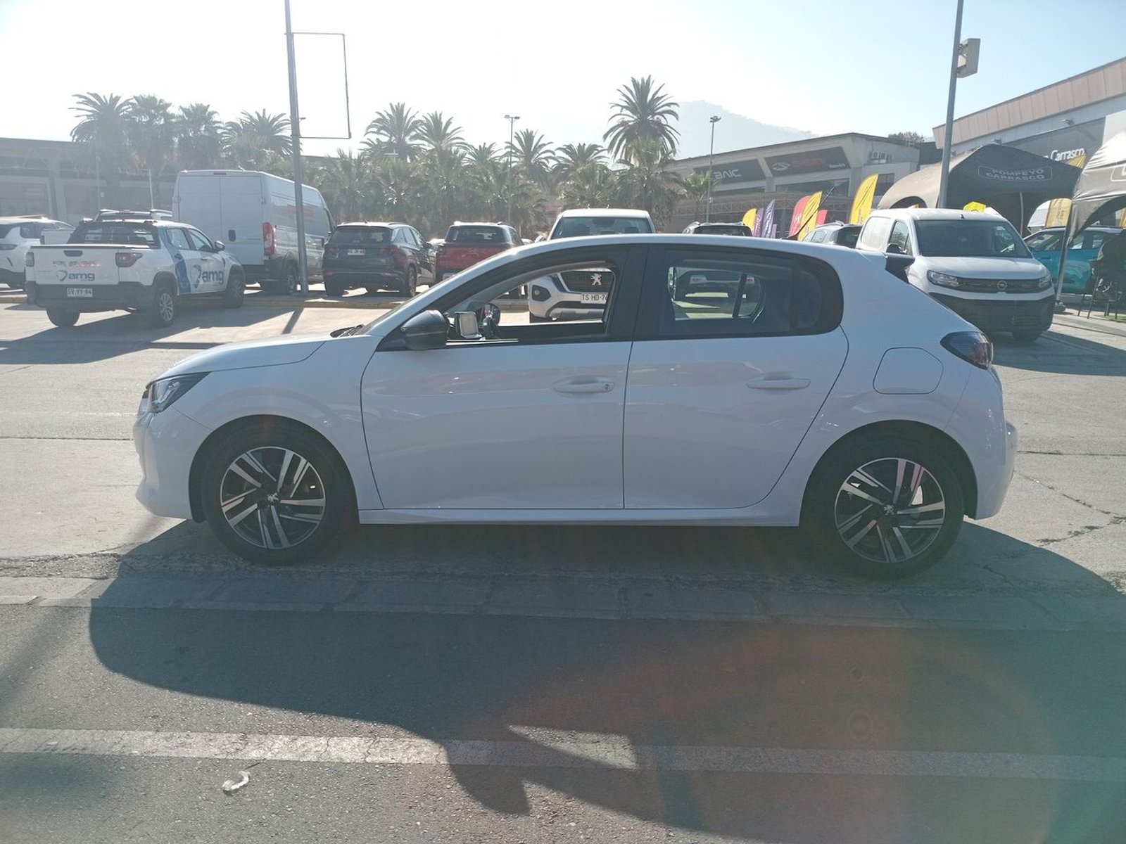 Peugeot 208 1.2 Puretech Active Pack 75 4x2 Mt 5p 2024 - Foto 4 de 8