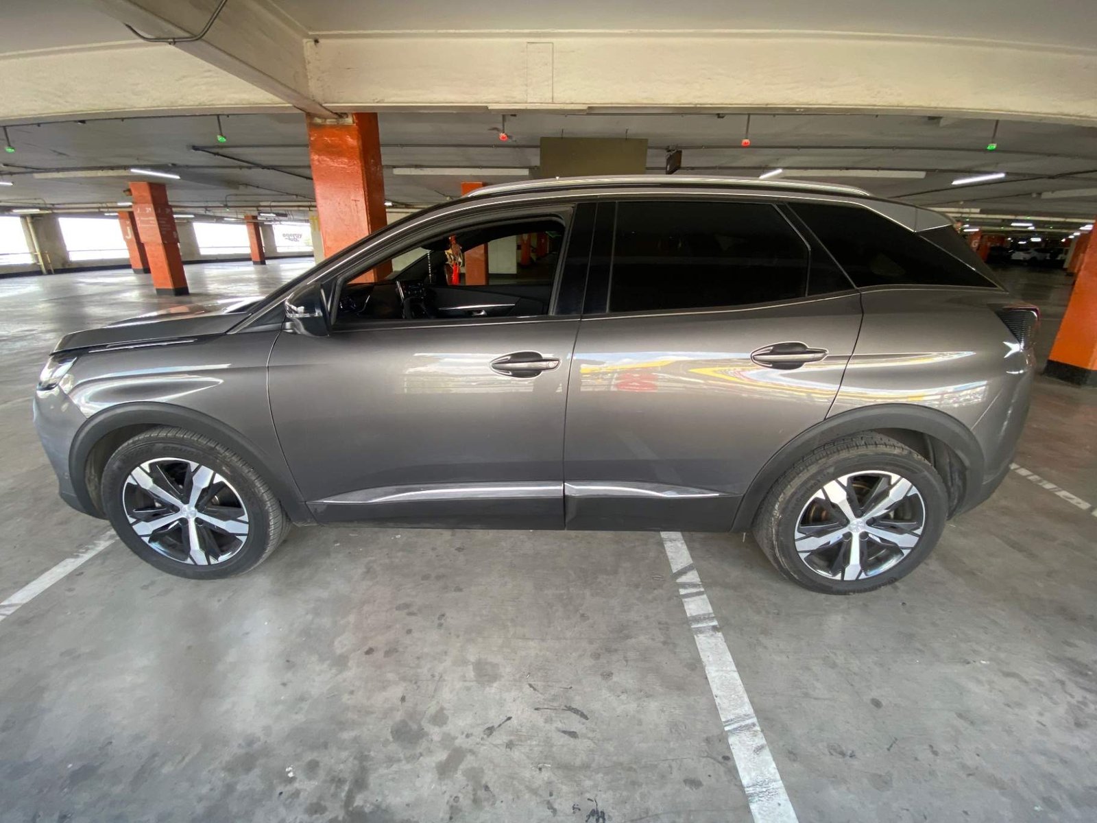 Peugeot 3008 1.5 Allure Pack Bluehdi 130 4x2 Eat8 5p 2023 - Imagen 8 de 8