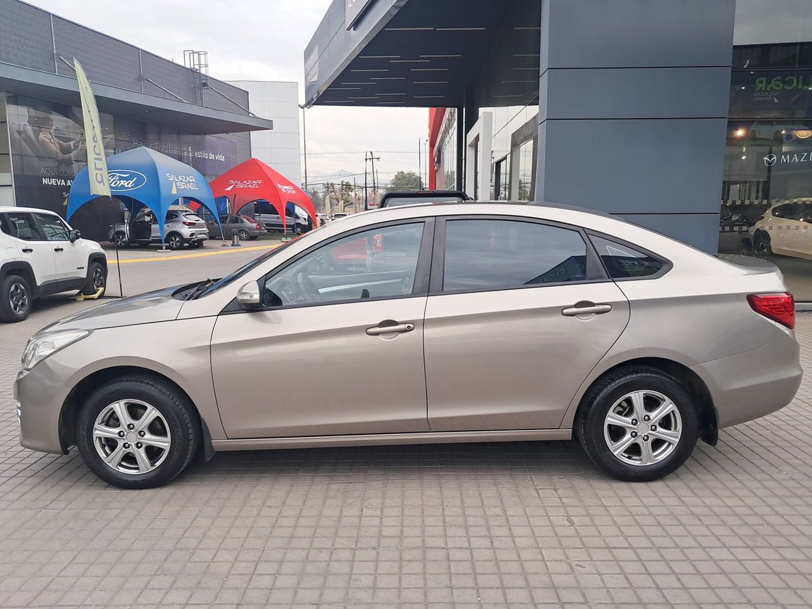 Dongfeng S50 1.5 4x2 5mt 4p 2021 - Foto 4 de 8