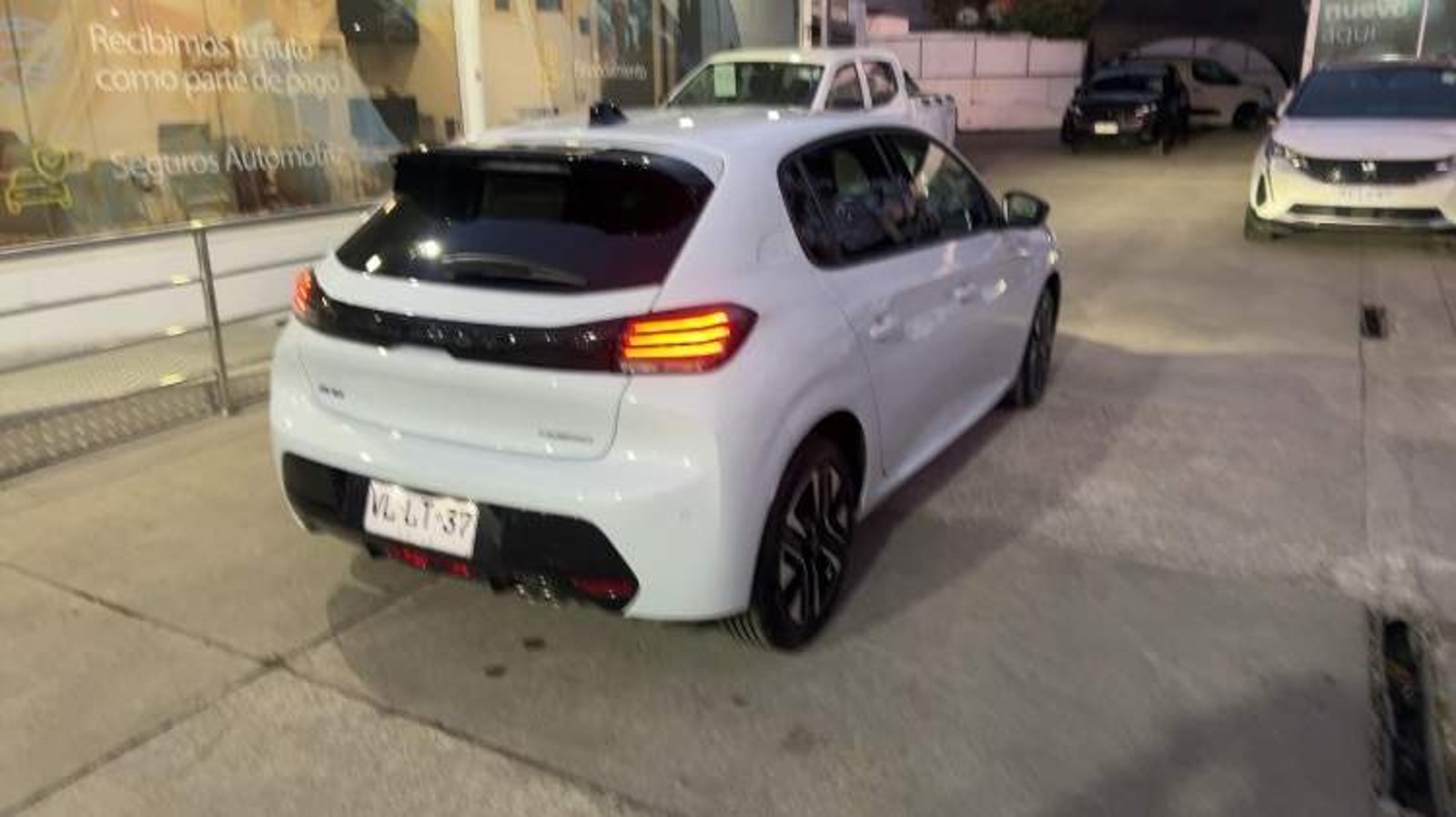 Peugeot 208 1.2 Mca Allure Mhev 136 4x2 Edct6 At 5p 2026 - Imagen 4 de 5