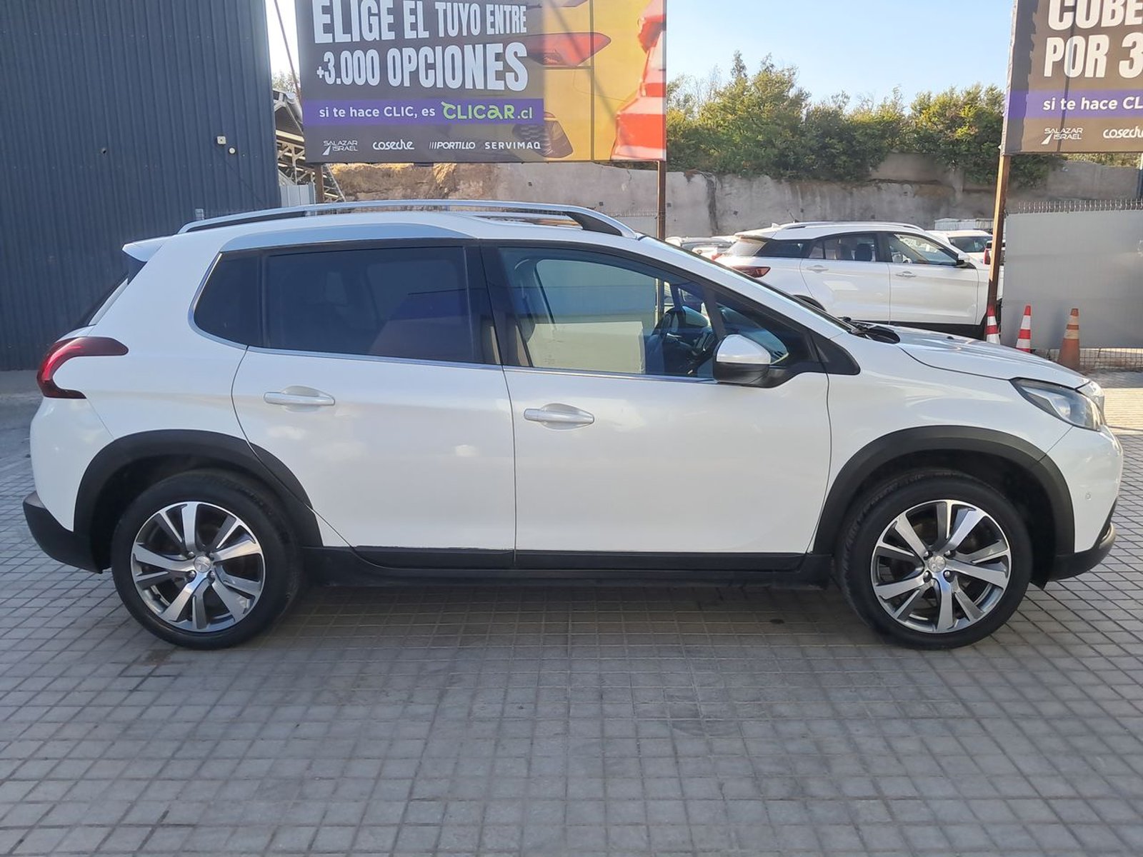 Peugeot 2008 1.2 Allure Pack Puretech 4x2 110hp Eat6 5p 2018 - Imagen 8 de 8