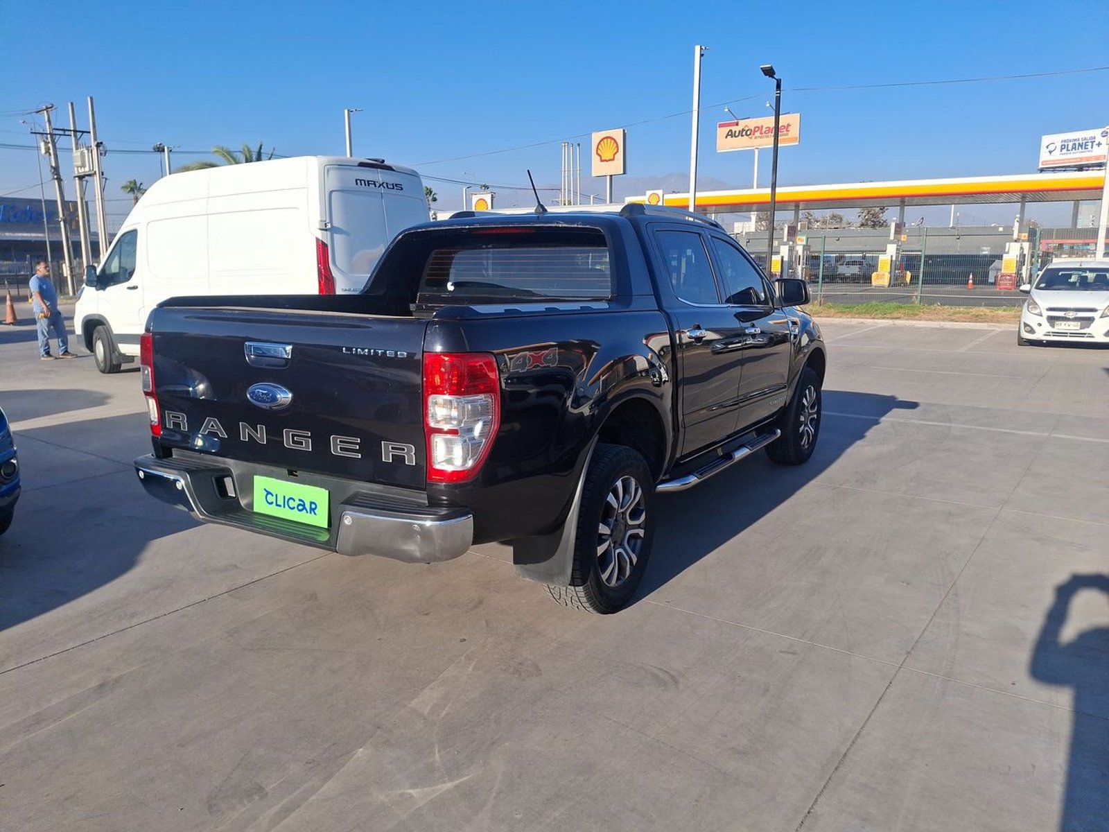 Ford Ranger 3.2 Ltd 4x4 Diesel Dob. Cab. At 4p 2023 - Foto 5 de 8