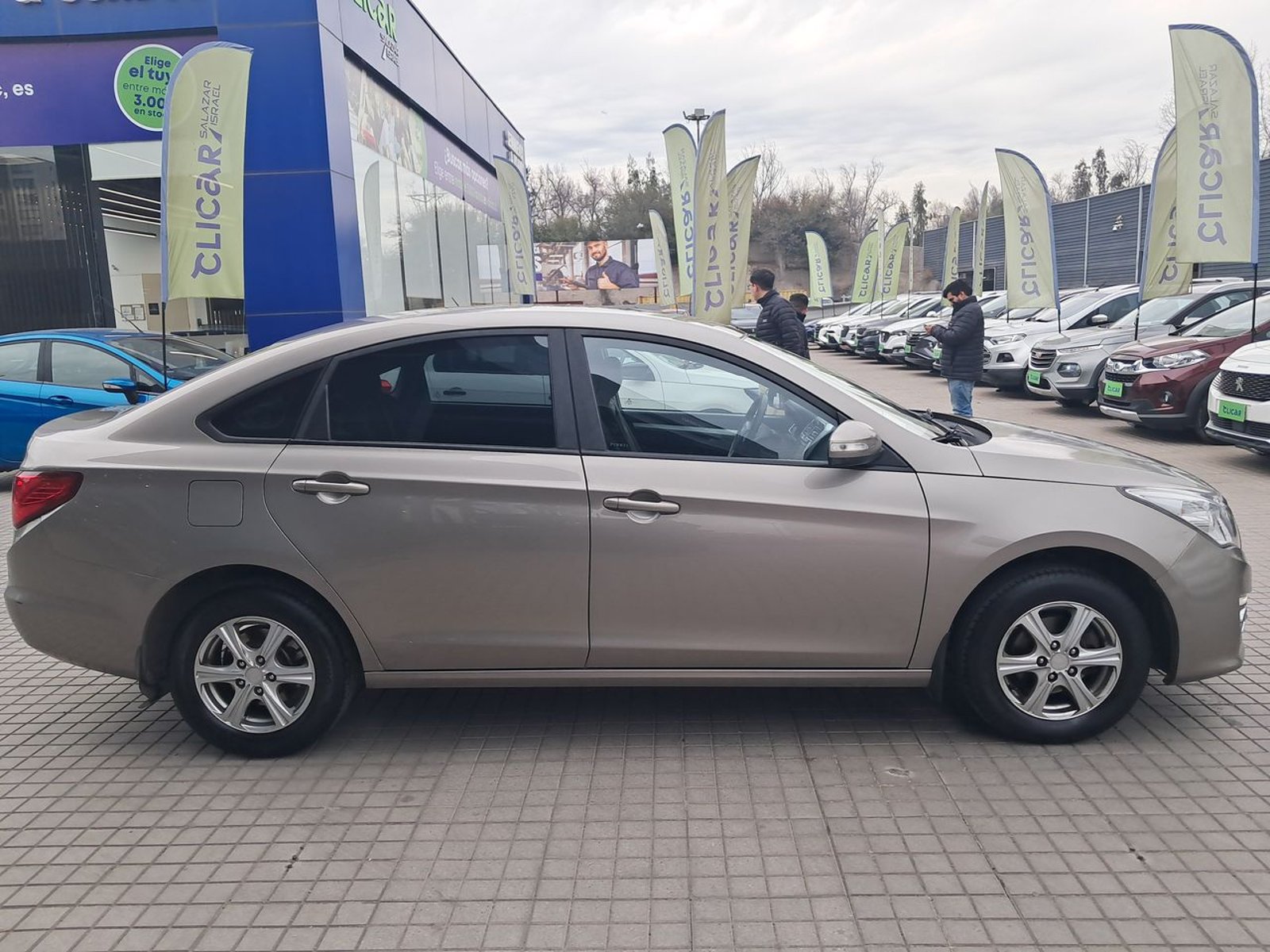 Dongfeng S50 1.5 4x2 5mt 4p 2021 - Imagen 8 de 8