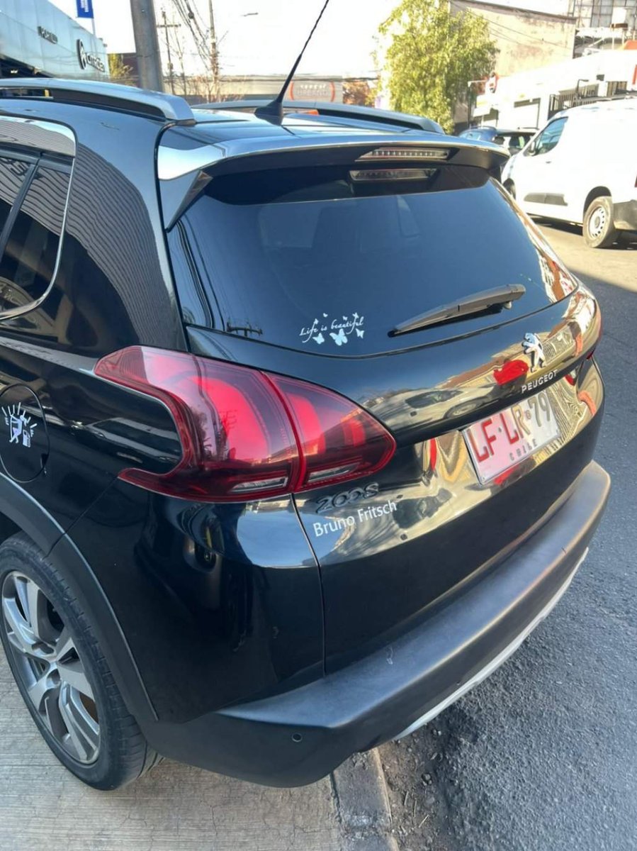 Peugeot 2008 1.5 Allure Bluehdi Diesel At 5p 2019 - Imagen 7 de 8