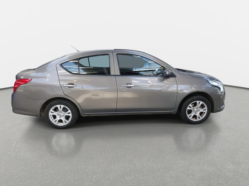 Nissan Versa 1.6 Sense 4x2 Mt 4p 2017 - Imagen 8 de 8