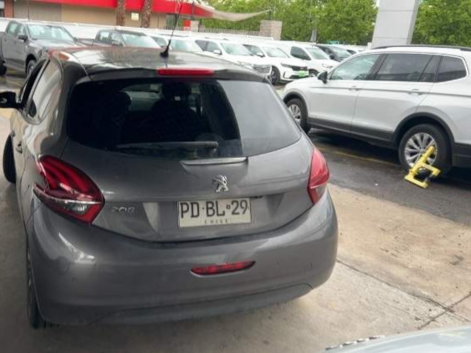 Peugeot 208 1.5 Signature+ Bluehdi Diesel 4x2 100 Mt5 5p 2020 - Foto 5 de 5