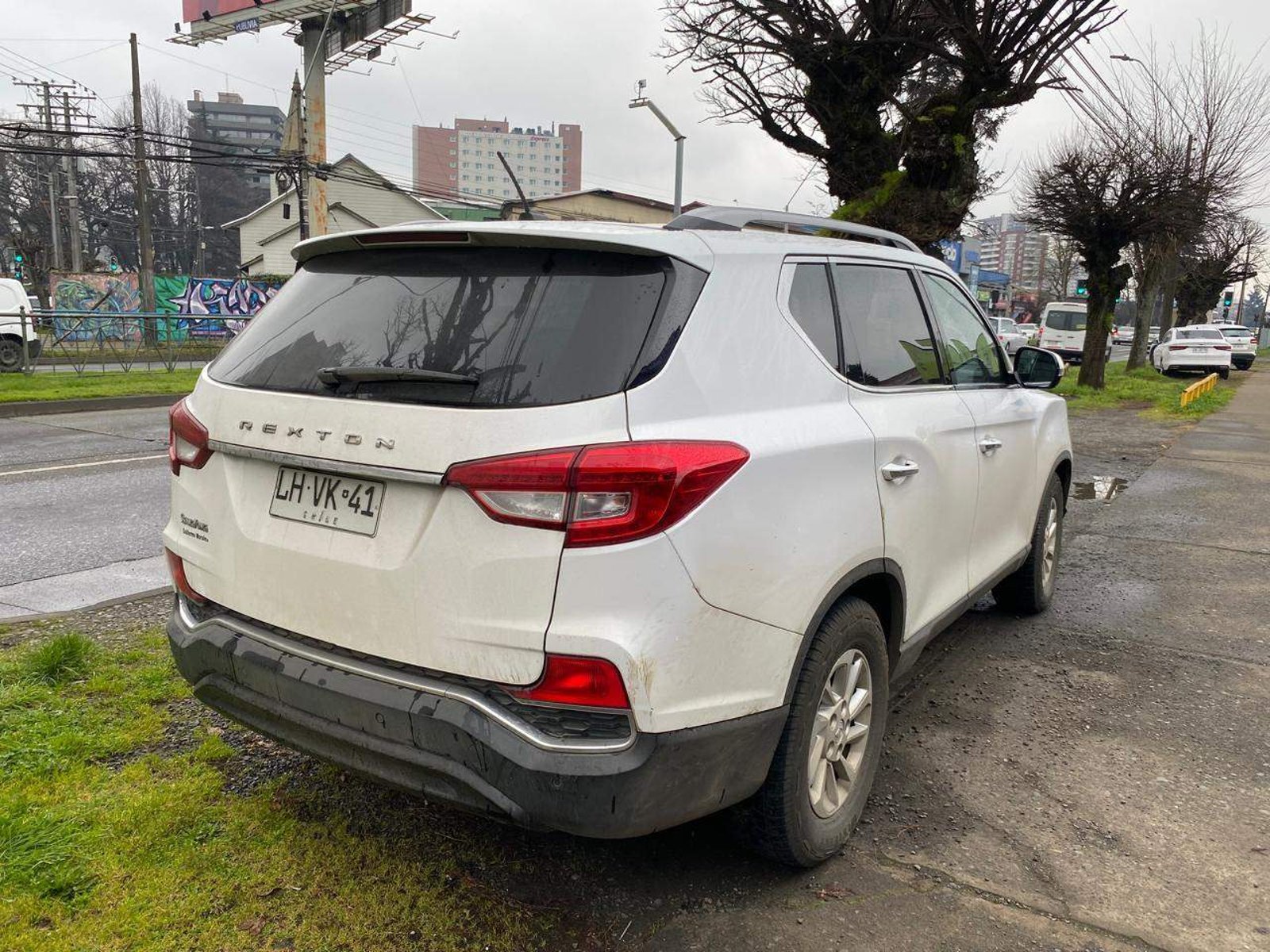 SsangYong Rexton 2.2 Diesel 4x2 Yrx201 At 5p 2019 - Foto 3 de 4