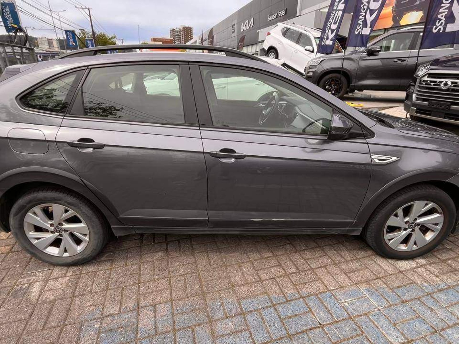 Volkswagen Nivus 1.0 Tsi Comfortline 4x2 At 5p 2023 - Foto 3 de 5