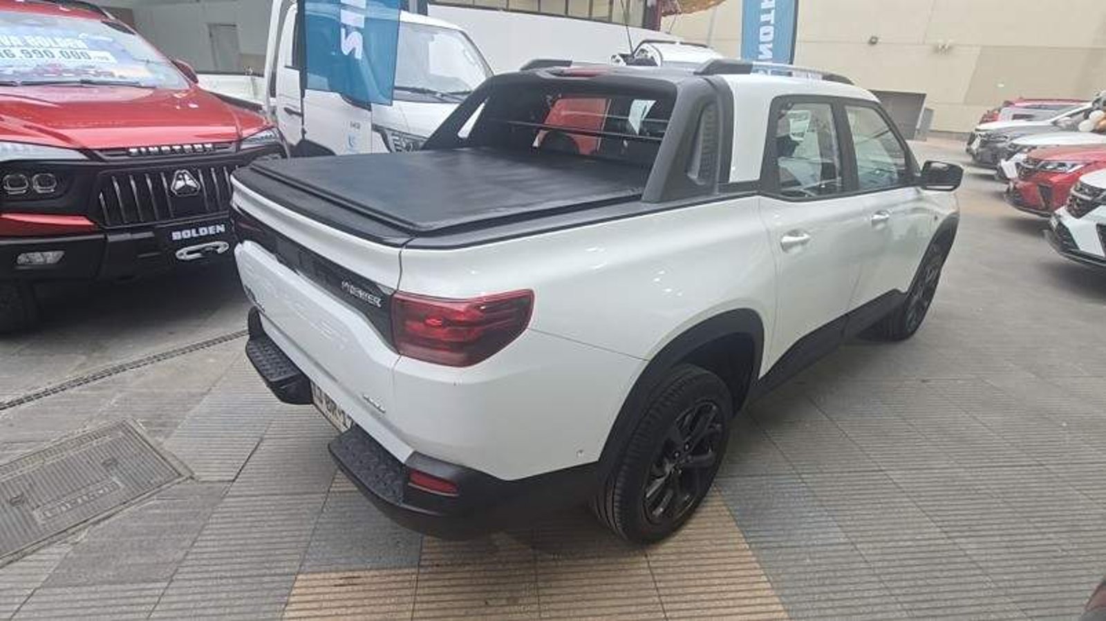 Chevrolet Montana 1.2t Premier S 4x2 Mt 4p 2024 - Imagen 4 de 5