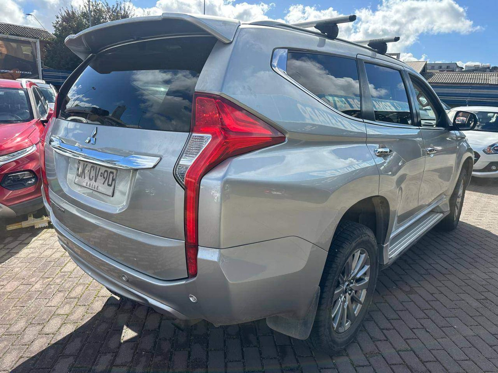 Mitsubishi Montero Sport 2.4 Diesel 4x4 Mt 5p 2019 - Imagen 4 de 5