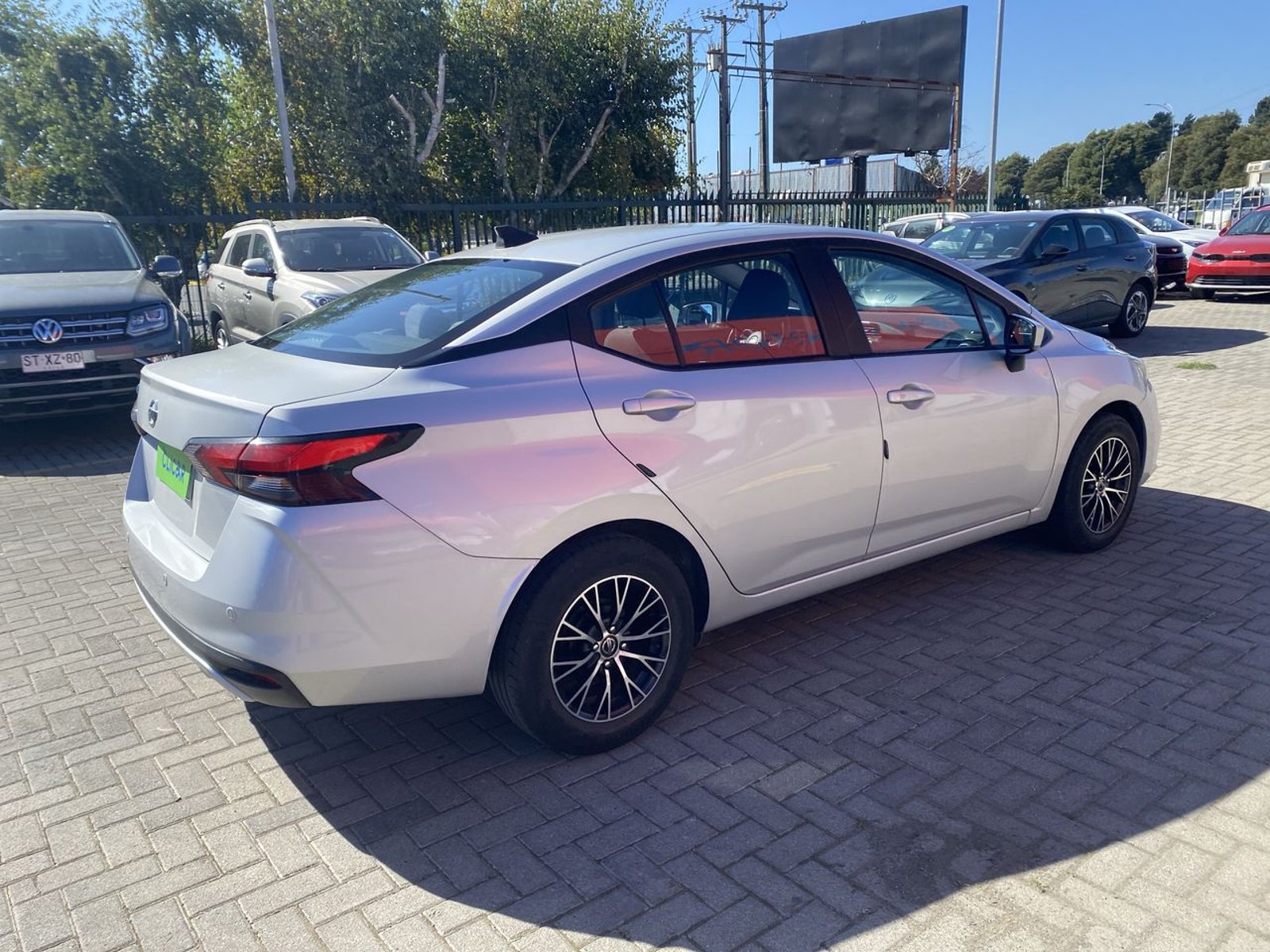 Nissan Versa 1.6 Sense 4x2 Cvt At 4p 2022 - Imagen 7 de 8