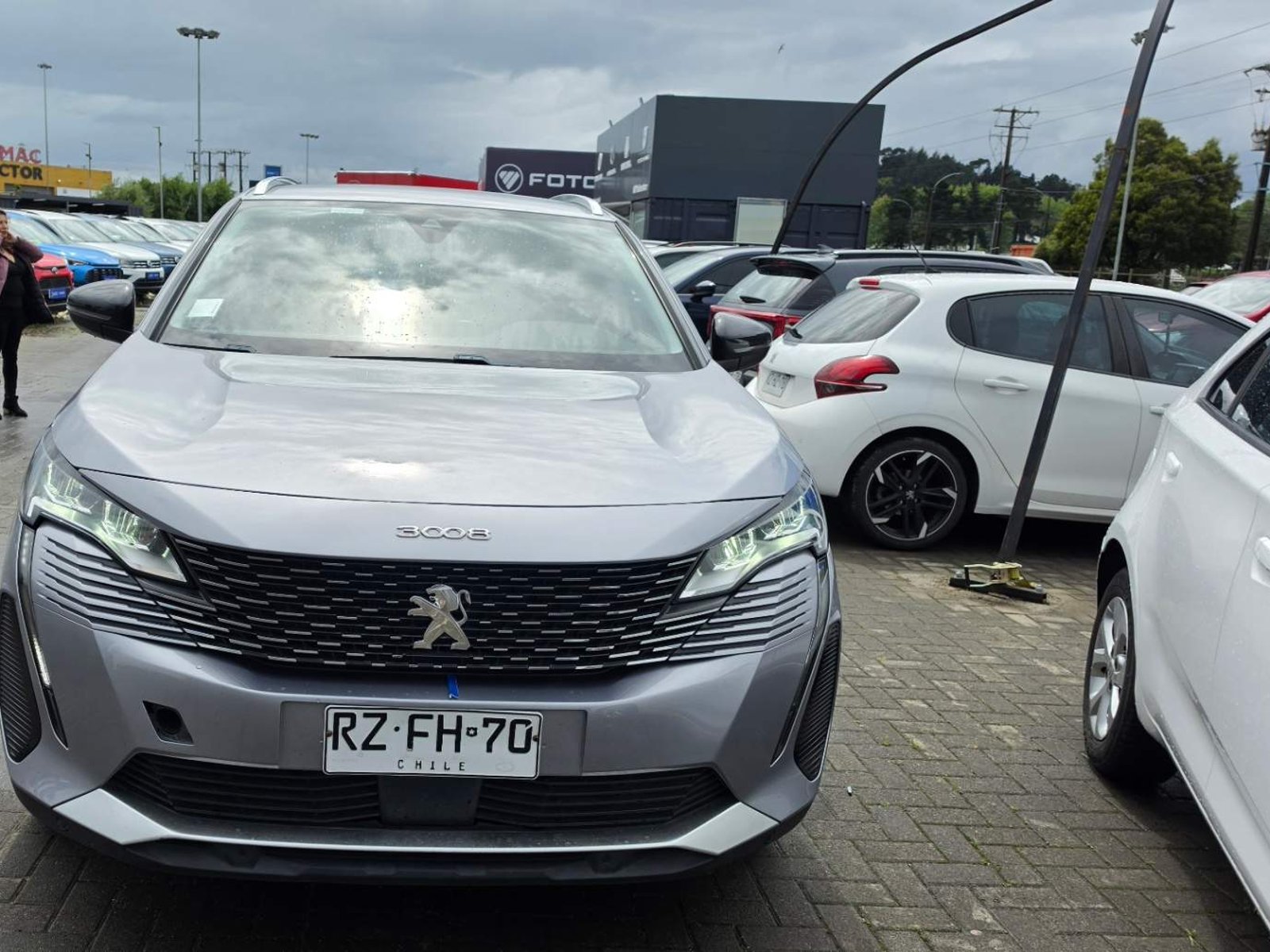 Peugeot 3008 1.2 Active Pack Puretech 4x2 130 Mt6 5p 2022 - Foto 2 de 5