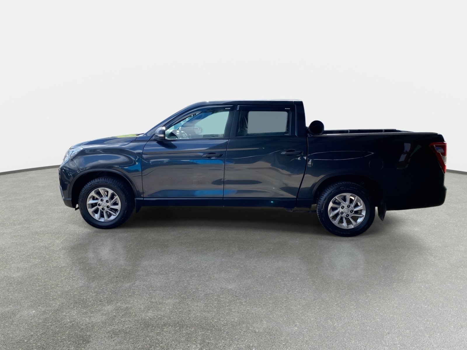 SsangYong Musso 2.2 Grand Glx Td Diesel 2wd Mt6 4p 2023 - Foto 4 de 8