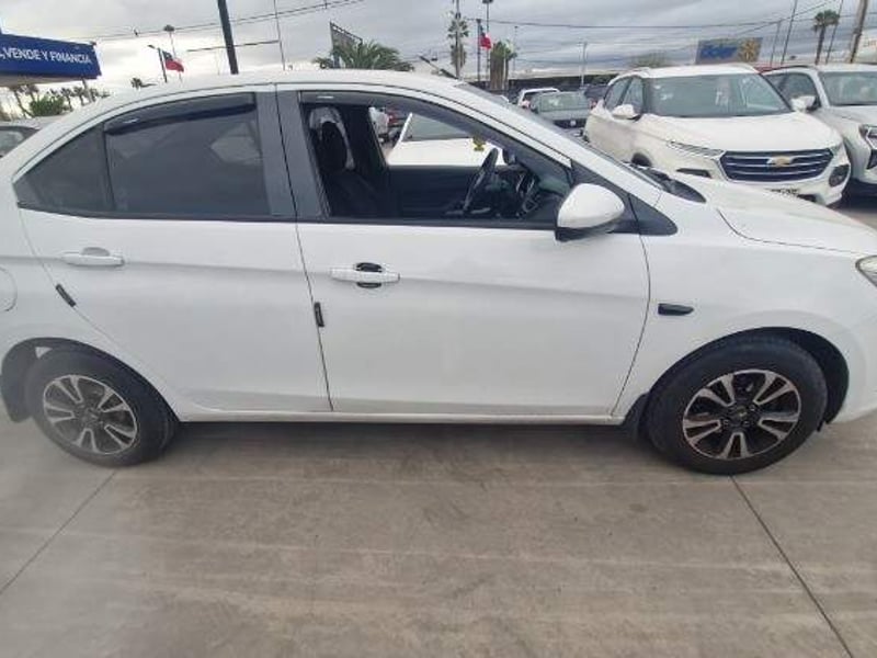 Chevrolet Sail 1.5 4x2 Mt 4p 2018 - Imagen 3 de 5