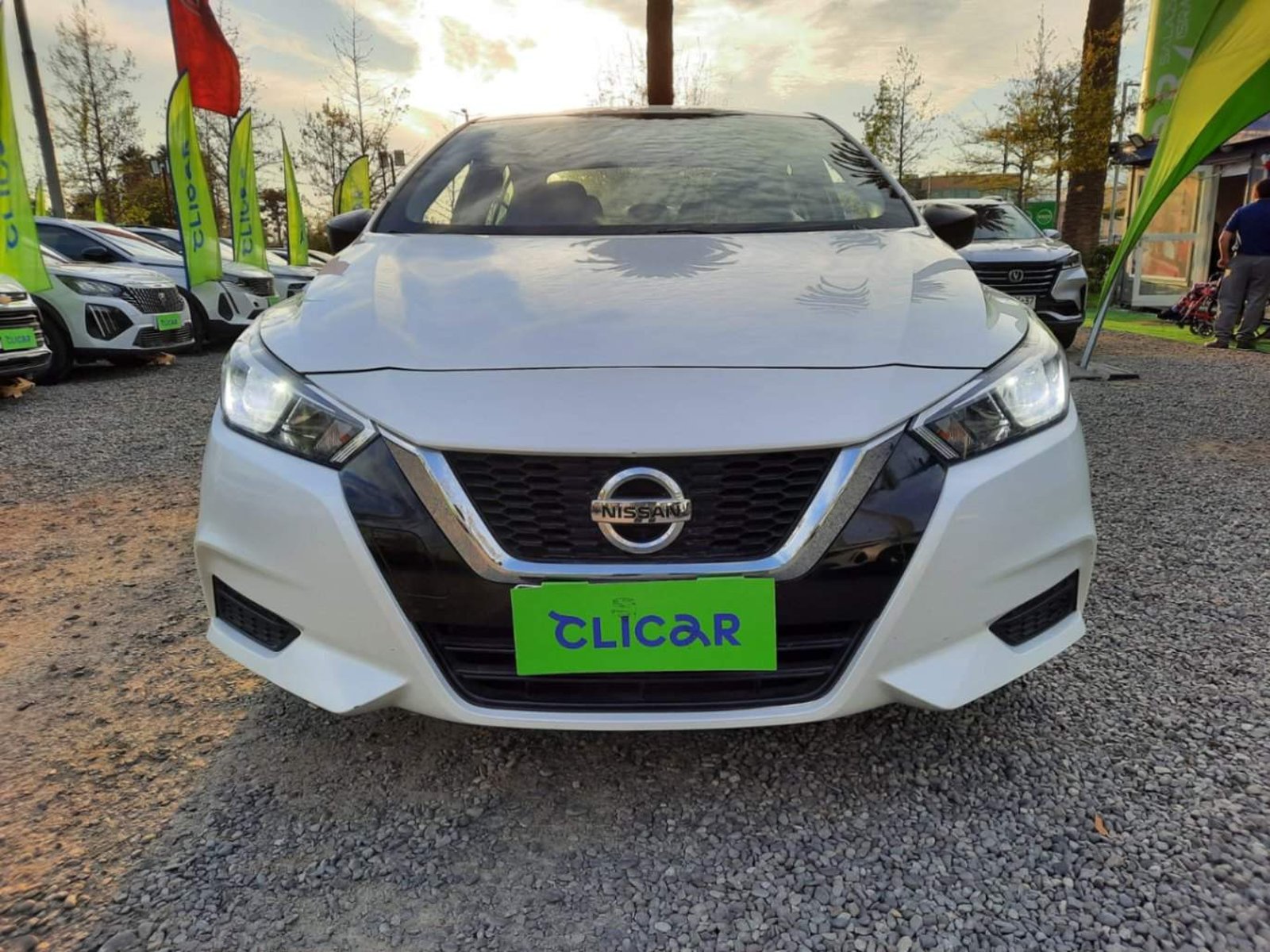 Nissan Versa 1.6 Sense 4x2 Mt 4p 2023 - Foto 2 de 5