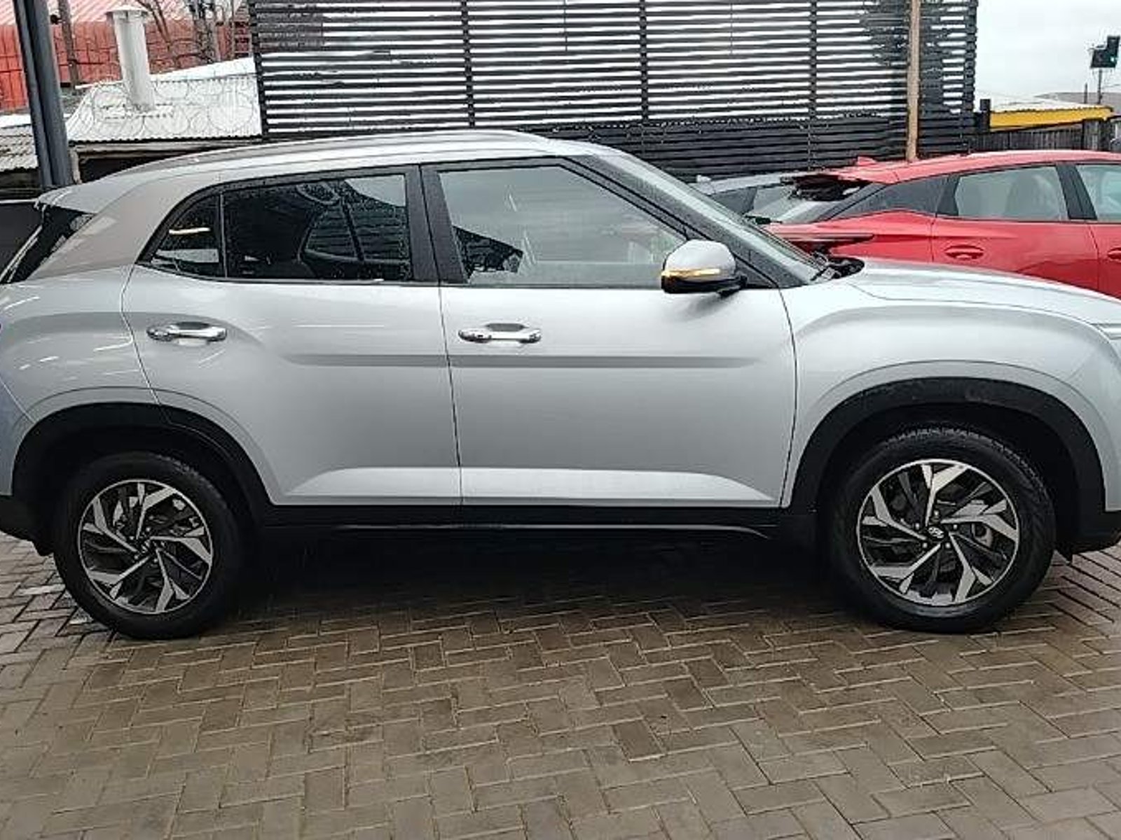 Hyundai Creta 1.5 Value Su2i 4x2 Mt 5p 2023 - Foto 3 de 5