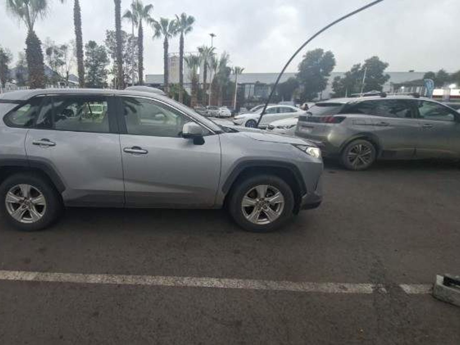 Toyota Rav 4 2.0 Le 4x2 Cvt At 5p 2021 - Foto 3 de 5