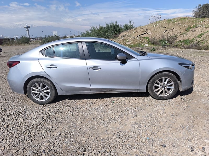 Mazda 3 2.0 V 4x2 Sdn Sunroof 6at 4p 2017 - Imagen 8 de 8