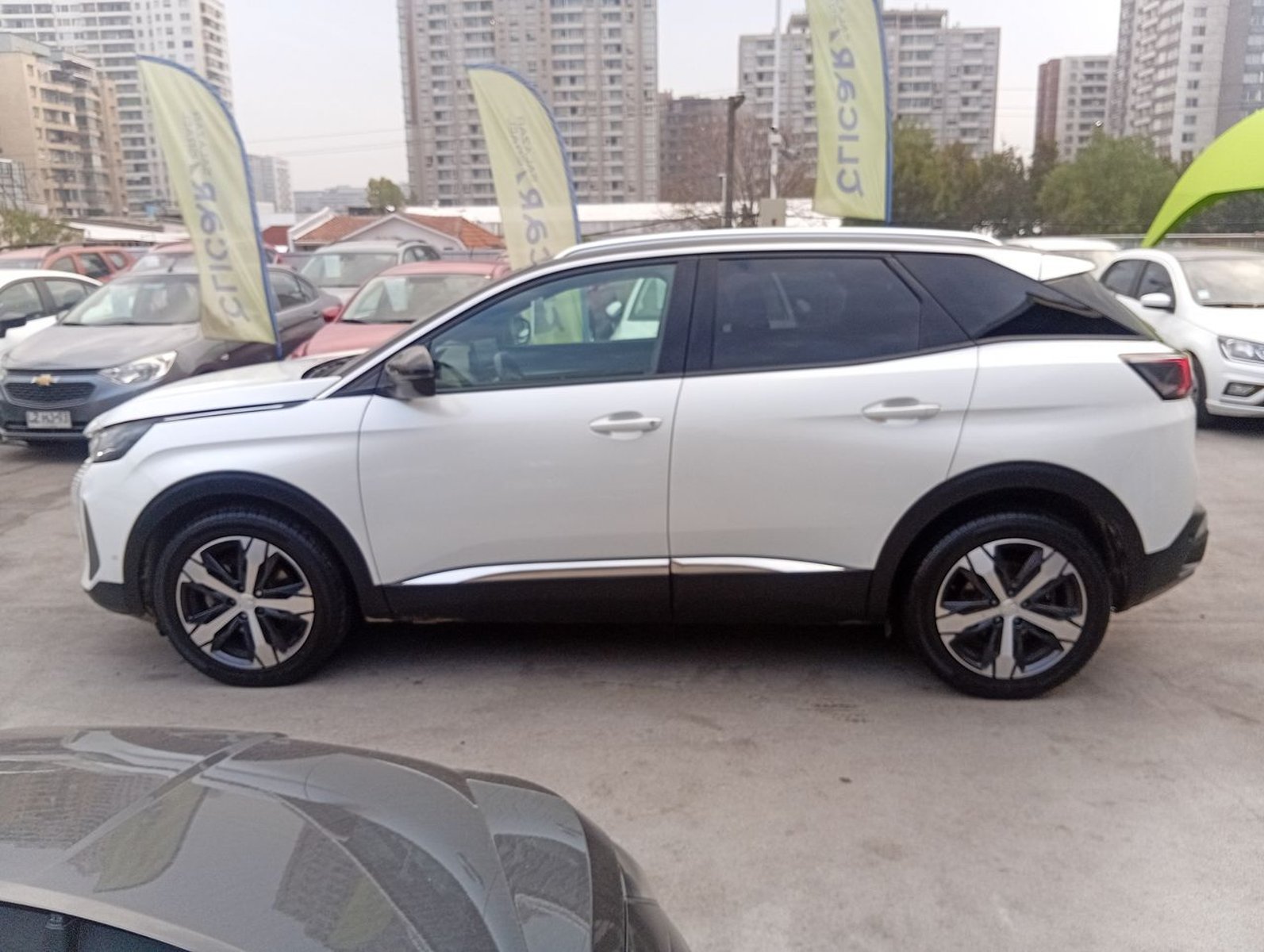 Peugeot 3008 1.5 Allure Pack Bluehdi 130 4x2 Eat8 5p 2024 - Foto 4 de 8