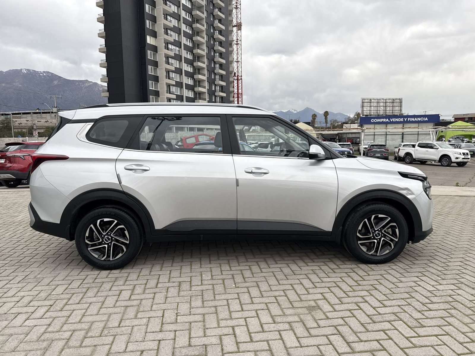 Kia Carens 1.4l Ex Turbo-gdi Full 4x2 7dct At 5p 2023 - Imagen 8 de 8