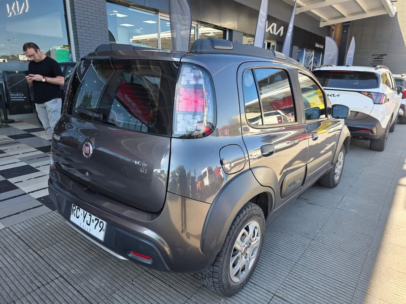 Fiat Uno 1.4 Way Evo Plus 4x2 Mt 5p 2021 - Imagen 4 de 5