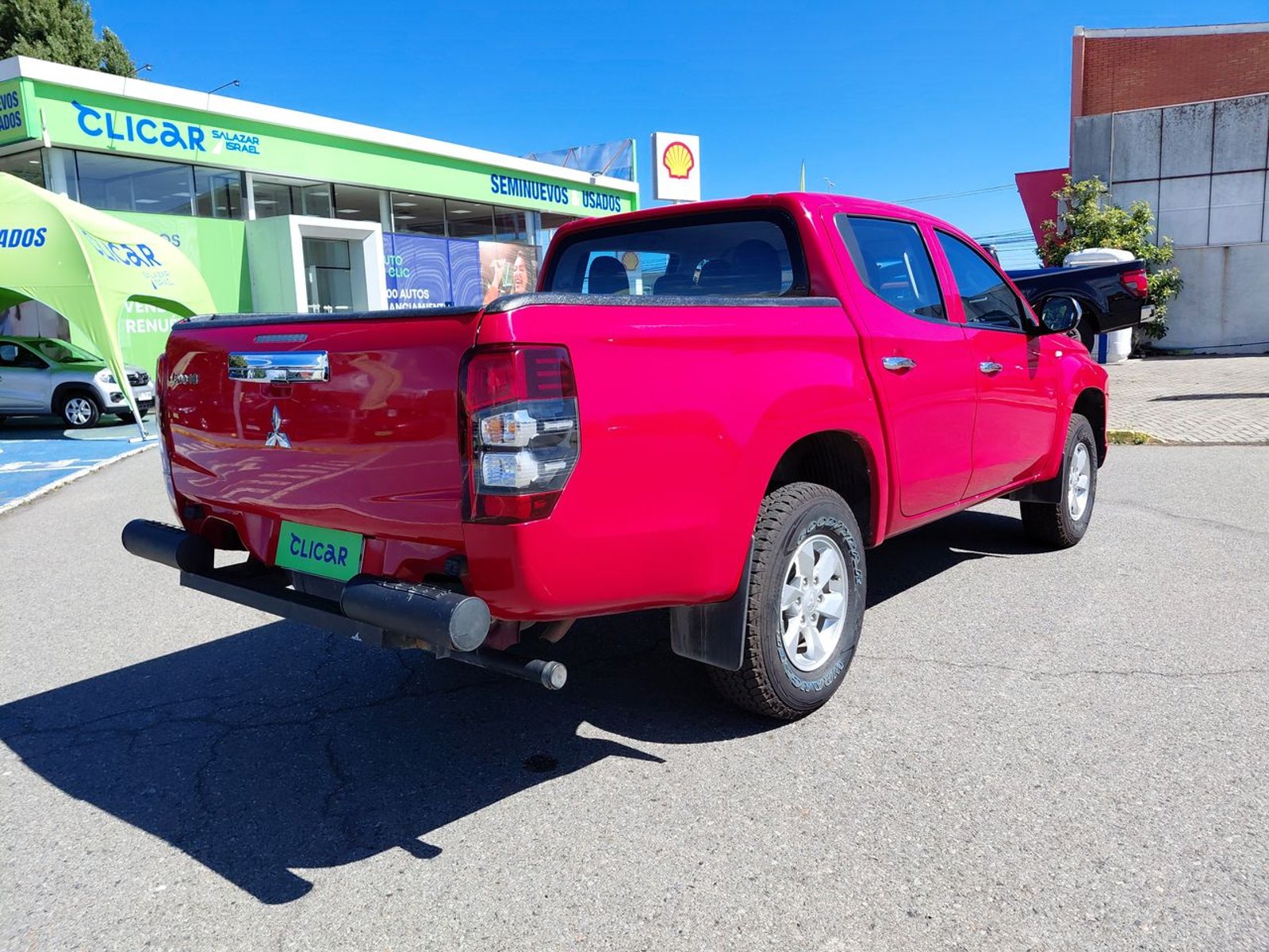 Mitsubishi L200 2.2 Katana Crt Diesel Dob. Cab. 4x4 Mt 4p 2024 - Imagen 6 de 7