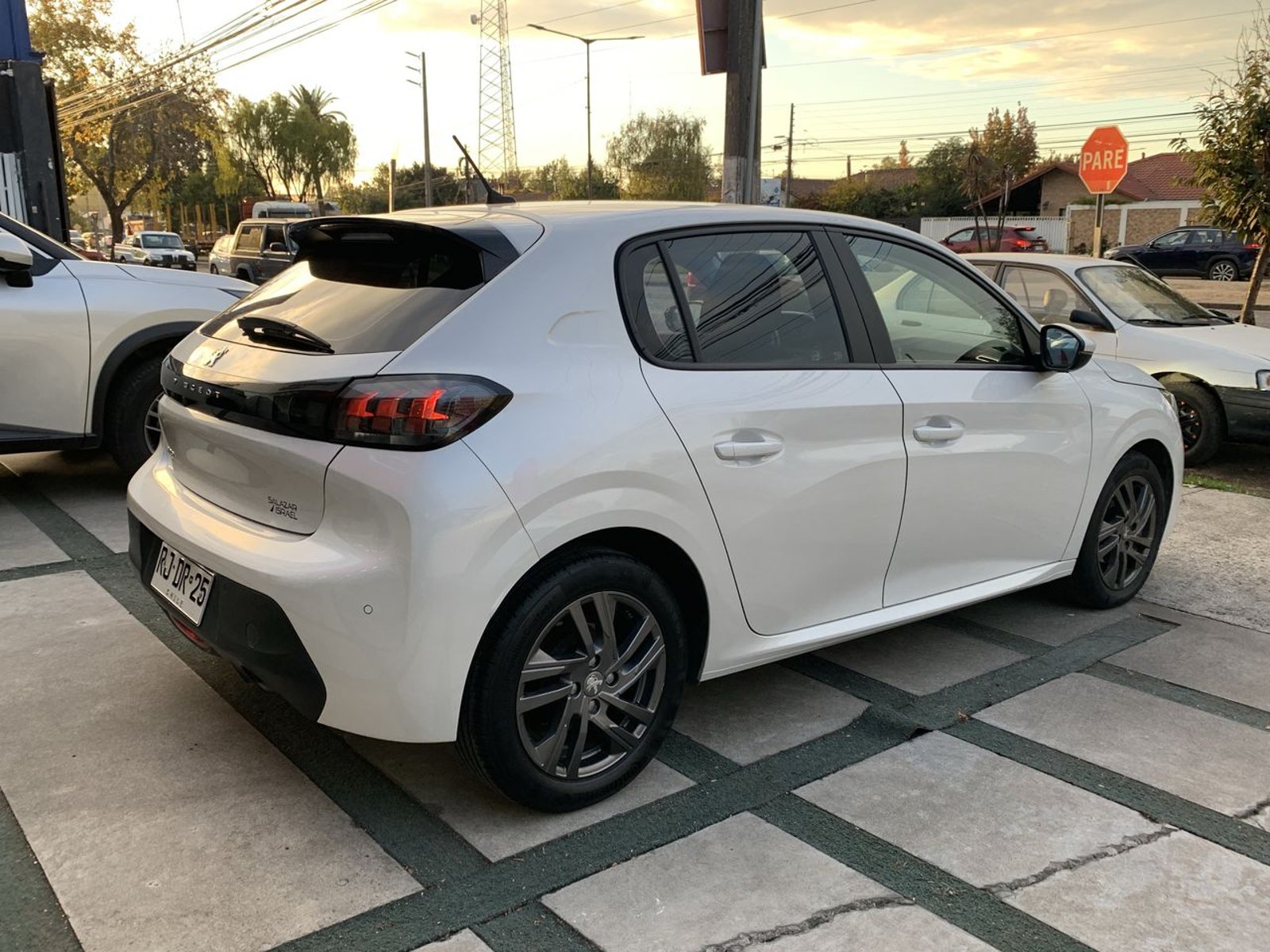 Peugeot 208 1.2 Puretech Active Pack 75 Mt 5p 2022 - Imagen 7 de 8