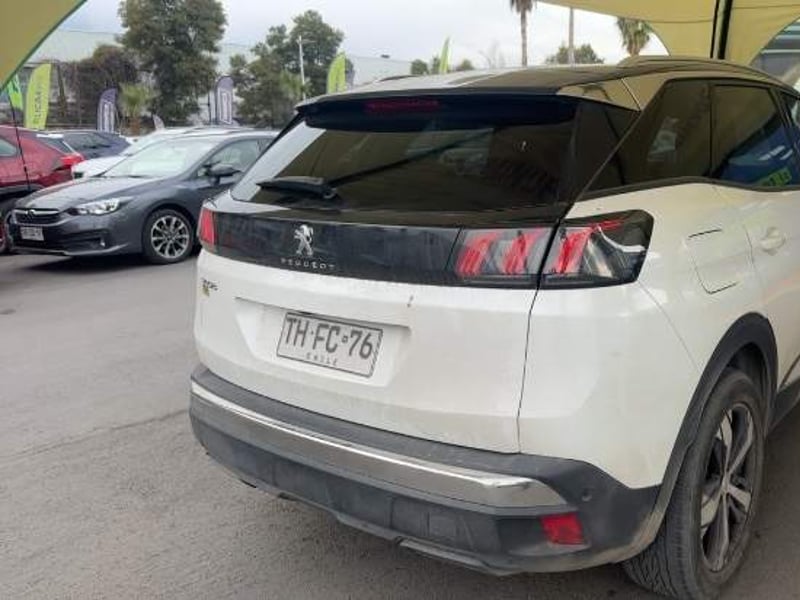 Peugeot 3008 1.5 Allure Pack Bluehdi 130 4x2 Eat8 5p 2024 - Imagen 3 de 4