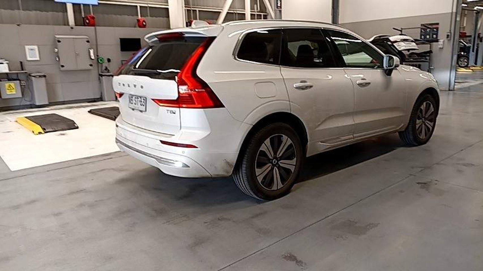 Volvo Xc60 2.0 T8 Recharge Plus Hybrid Awd At 5p 2025 - Imagen 4 de 5