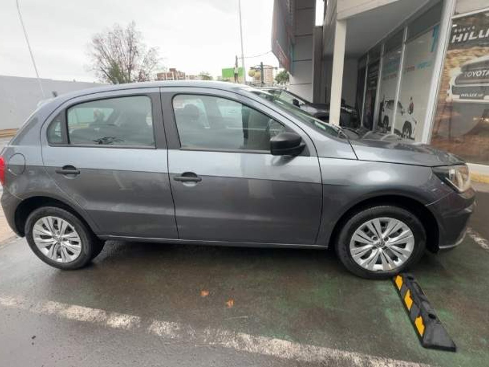 Volkswagen Gol 1.6 Comfortline 4x2 Mt 5p 2021 - Foto 3 de 5