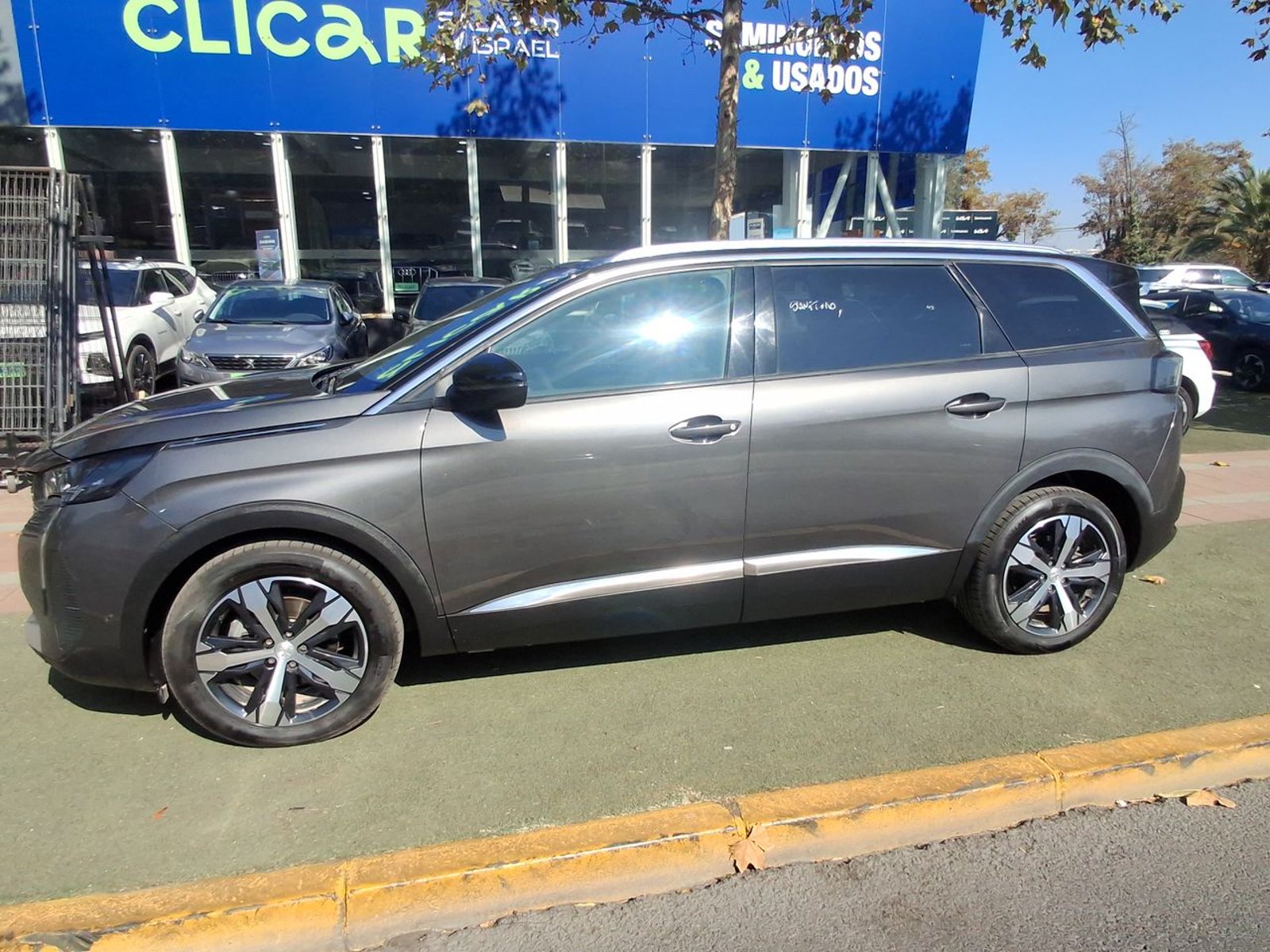 Peugeot 5008 1.5 Allure Pack Bluehdi 130 4x2 Eat8 5p 2024 - Foto 4 de 8