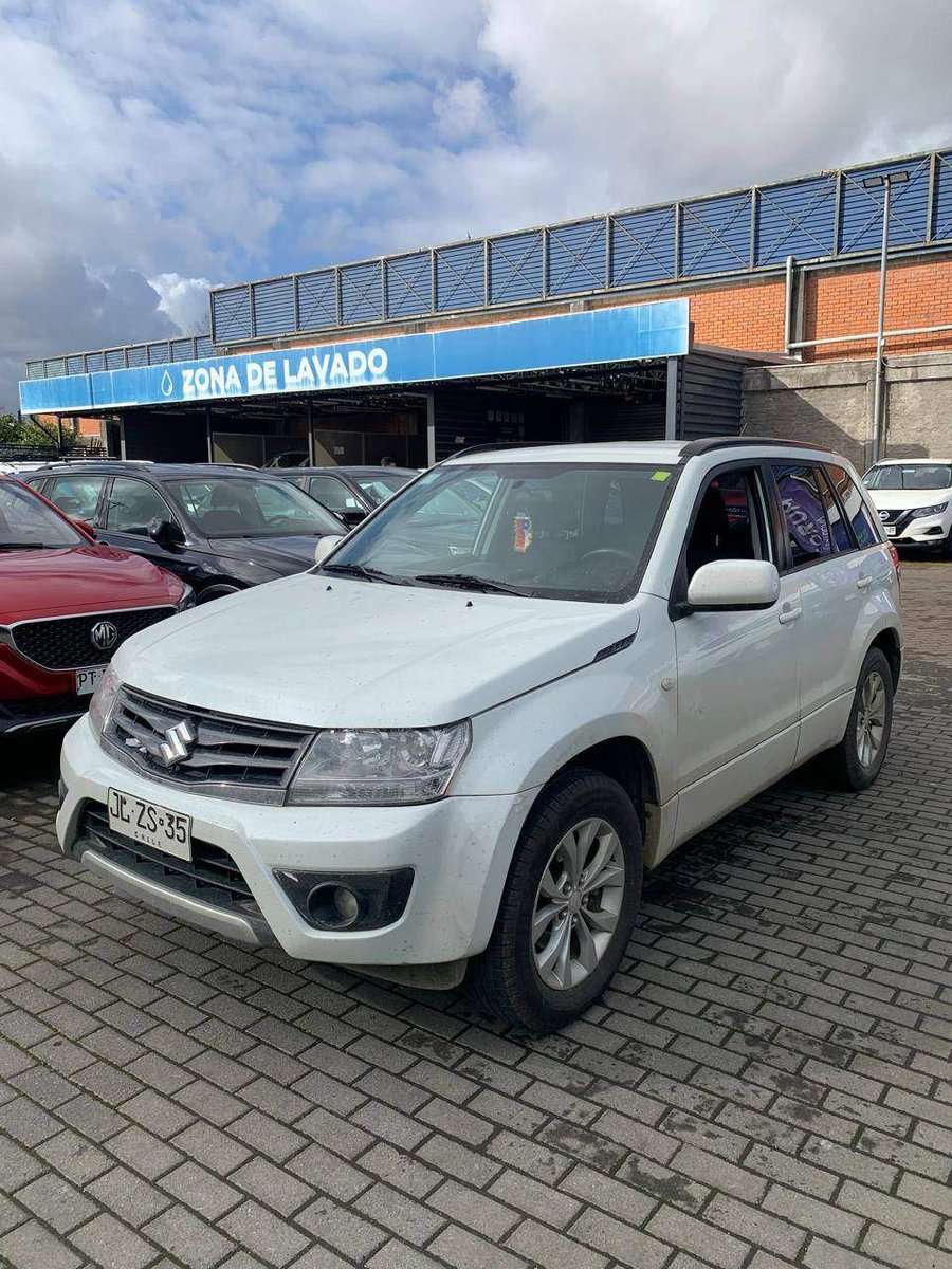Suzuki Grand Nomade 2.4 Glx Sport 4x2 Mt 5p 2017 - Imagen 6 de 8