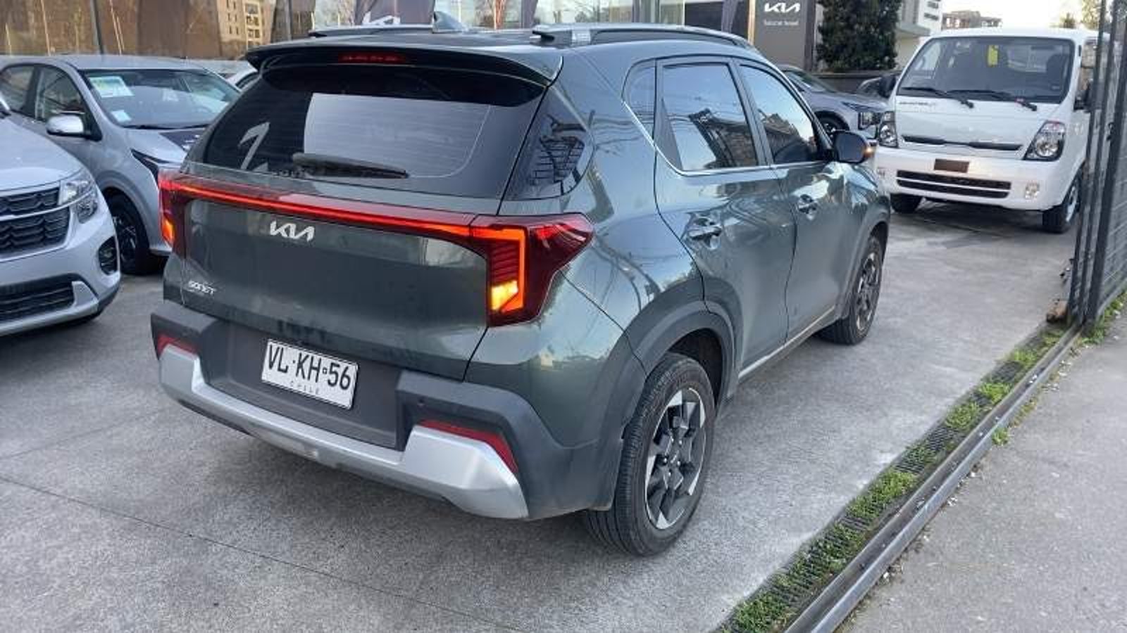 Kia Sonet 1.5 Ex Full 4x2 6mt 5p 2026 - Imagen 4 de 5