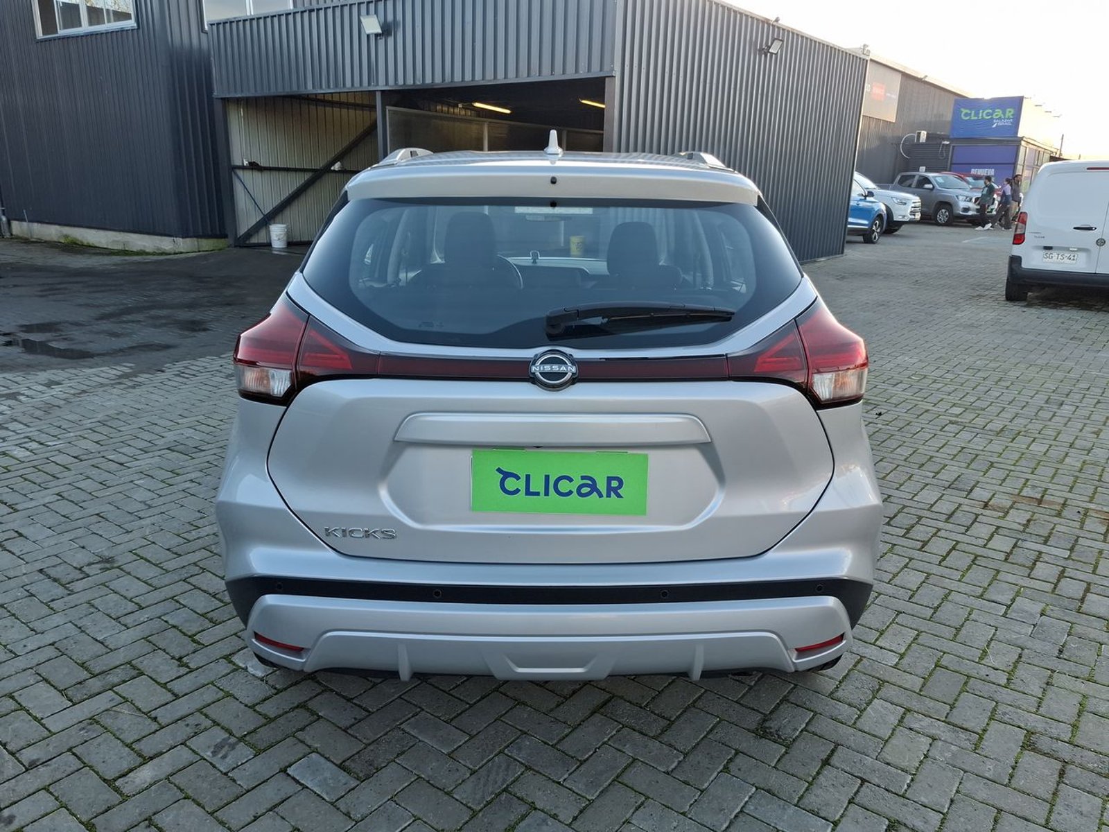 Nissan Kicks 1.6 Advance 4x2 Mt 5p 2023 - Imagen 6 de 8