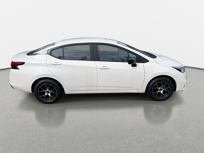 Nissan Versa 1.6 Sense 4x2 Mt 4p 2023 - Imagen 8 de 8