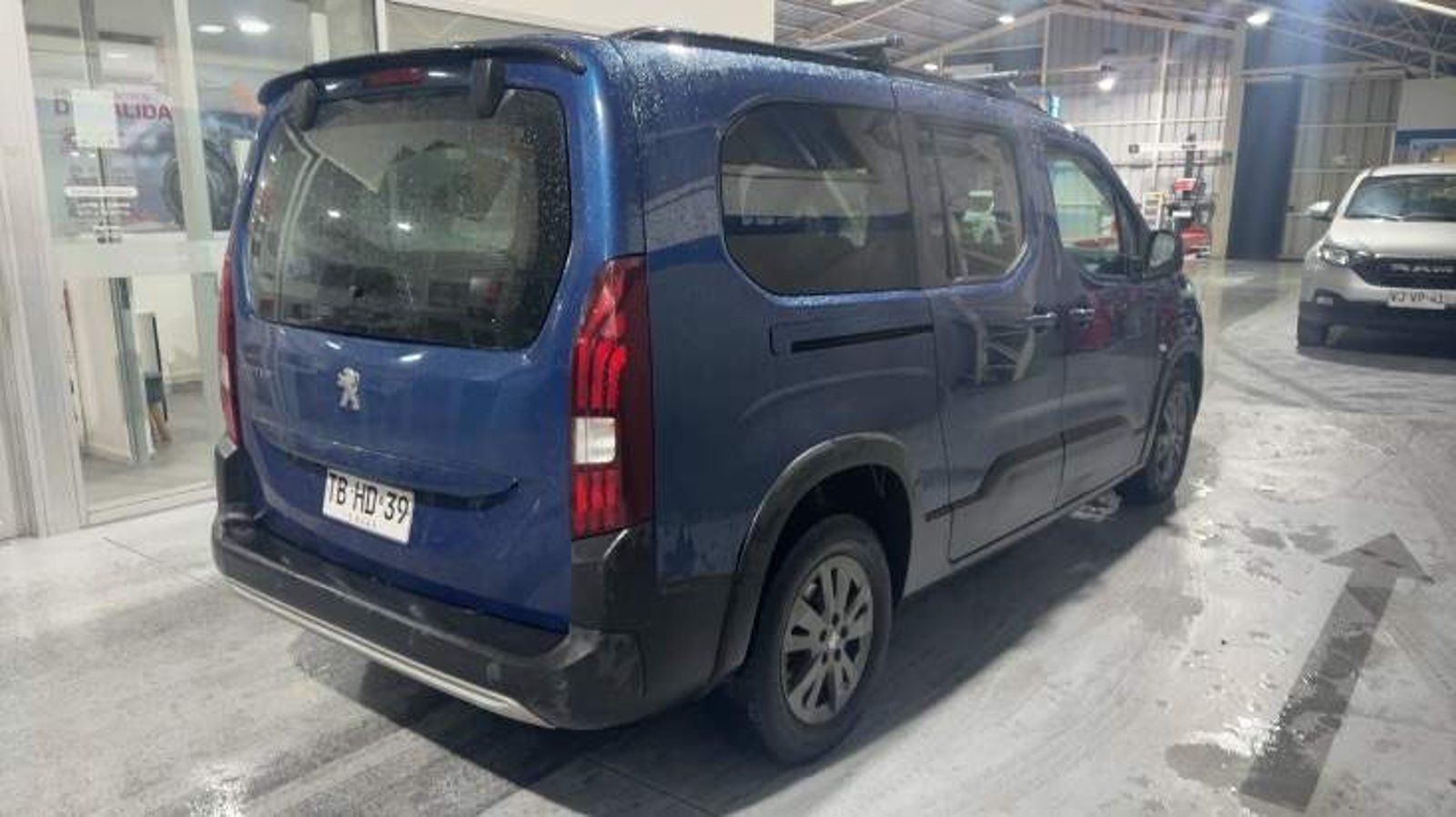 Peugeot Rifter 1.2 Allure Puretech 130hp 4x2 Eat8 5p 2024 - Imagen 4 de 5