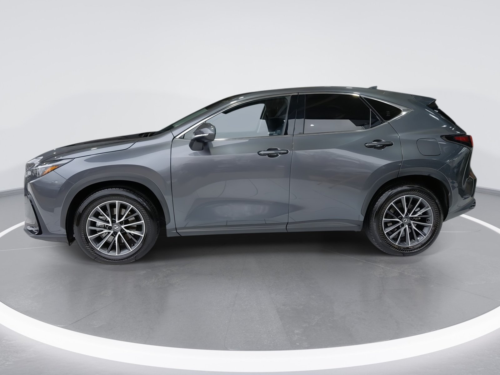 Lexus Nx450 2.5 Premium Phev Hybrid Awd At 5p 2025 - Foto 4 de 8
