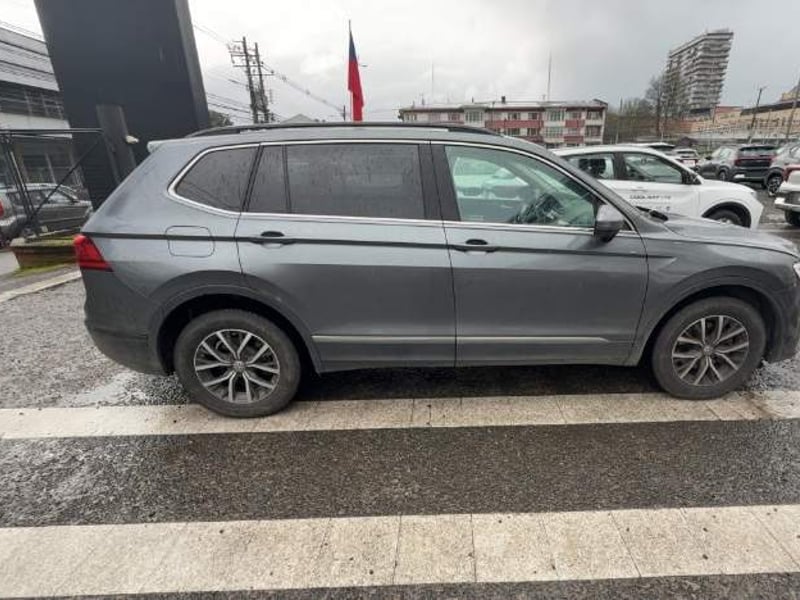 Volkswagen Tiguan 2.0 Tdi Comfortline Diesel 4motion 4x4 150hp 7a At 5p 2019 - Imagen 3 de 5