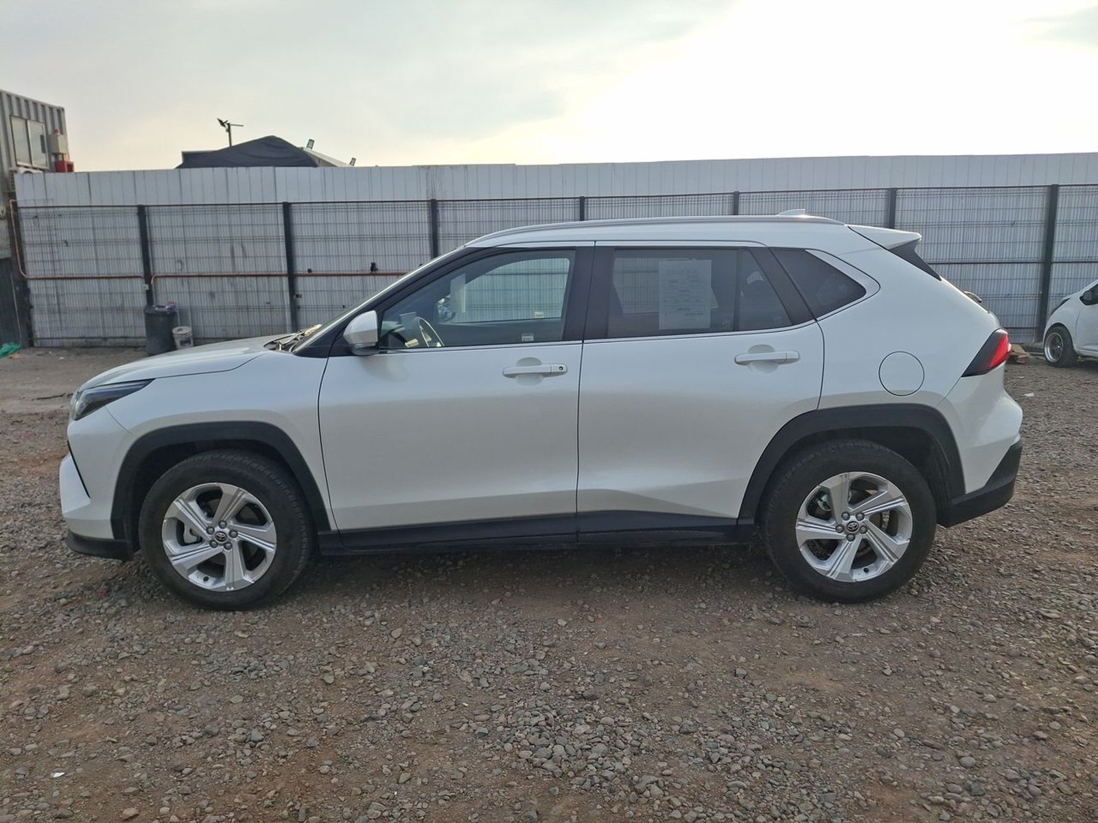 Toyota Yaris Cross 1.5 Xi 4x2 5mt 5p 2026 - Imagen 4 de 8