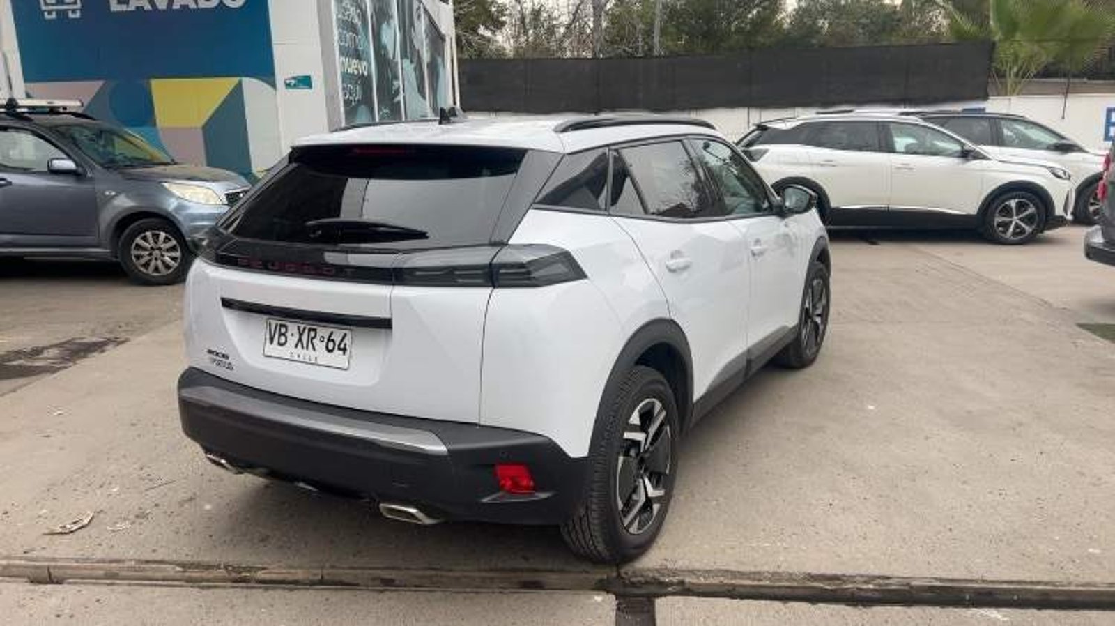 Peugeot 2008 1.2 Allure Pack Puretech 130hp 4x2 Mt 5p 2025 - Imagen 4 de 5